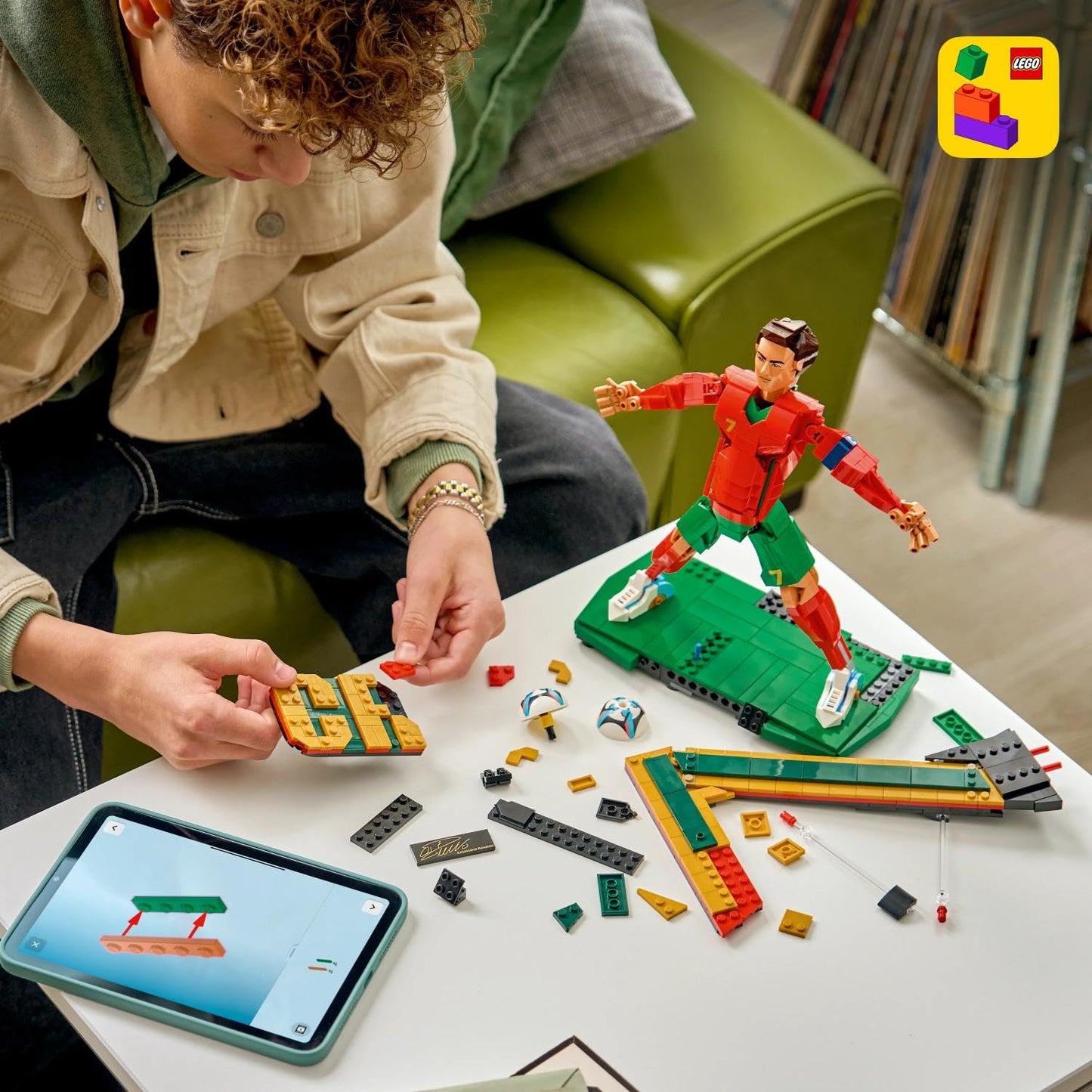 LEGO Editions Cristiano Ronaldo - Football Legend Toy - 3D Figures Model Building - DIY Children's Room Decoration - Gift for Boys, Girls from 12 Years and Adult Sports Fans - 43016