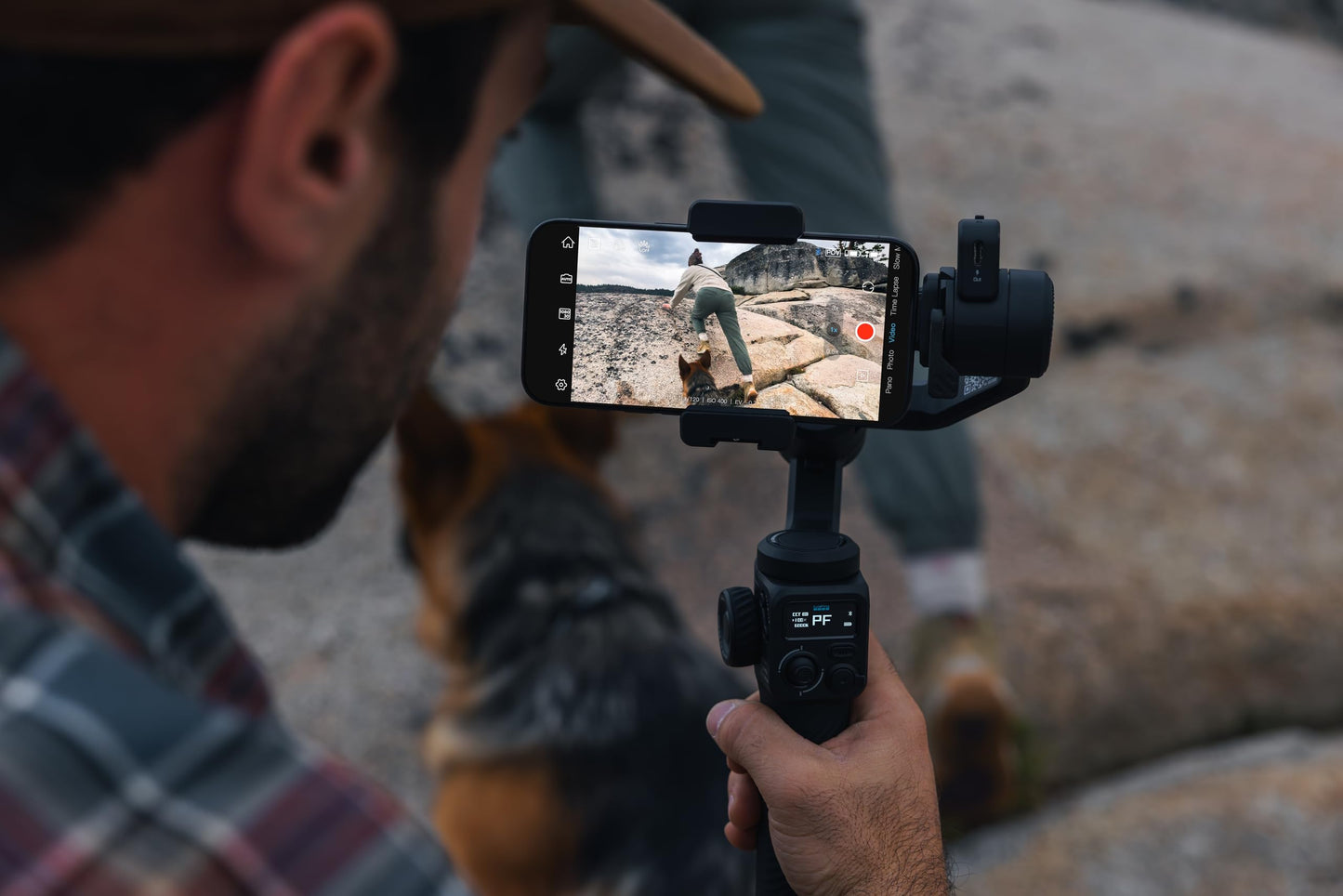GoPro Fluid Pro AI 3-Axis Gimbal Stabilizer for GoPro Cameras and Smartphones, Subject Tracking, Lighting, Wireless Camera Control, Portable, Vlogging, 360° Rotation, Device Charging - AGMSS-011-EU