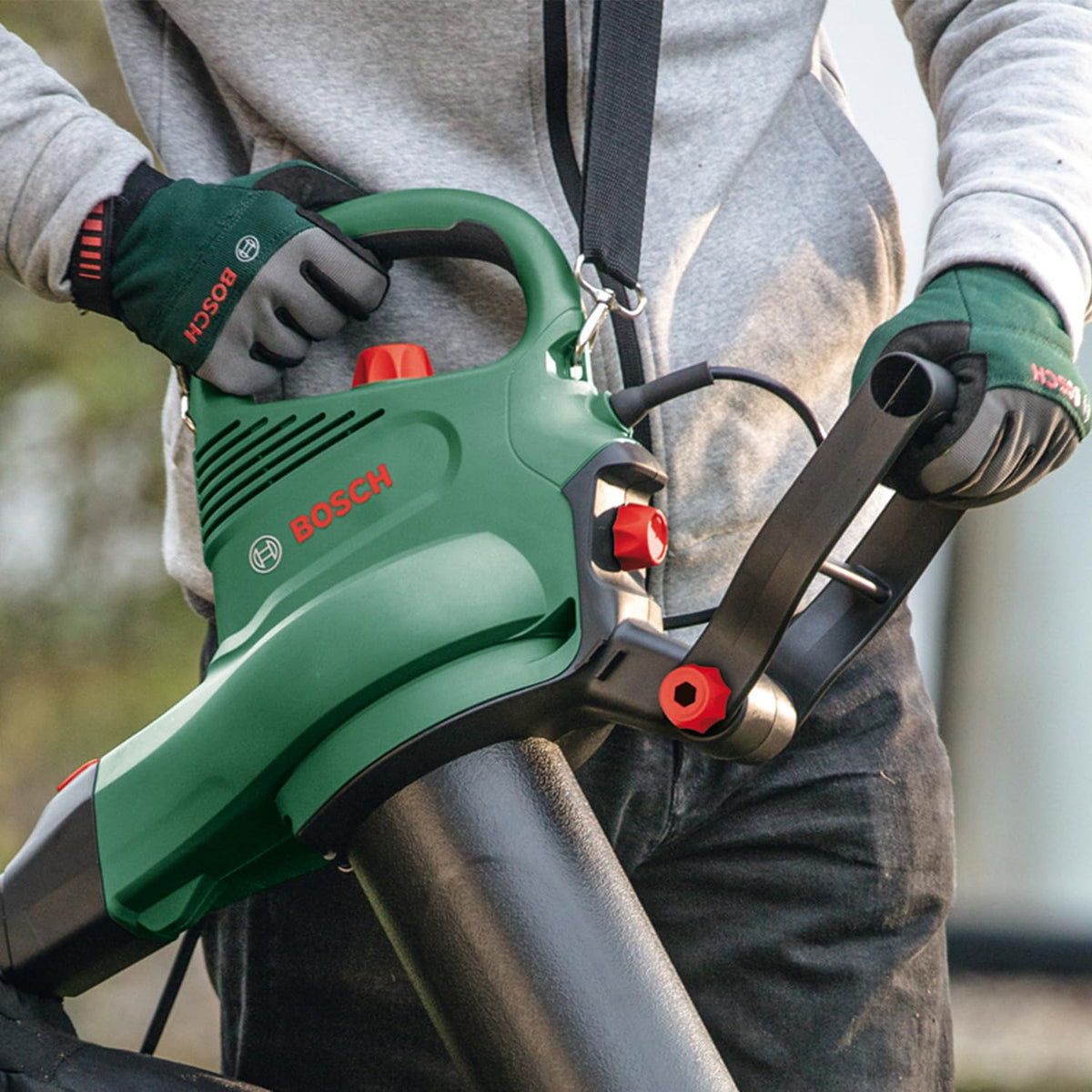 Bosch electric leaf vacuum/blower UniversalGardenTidy 3000 - 06008B1001
