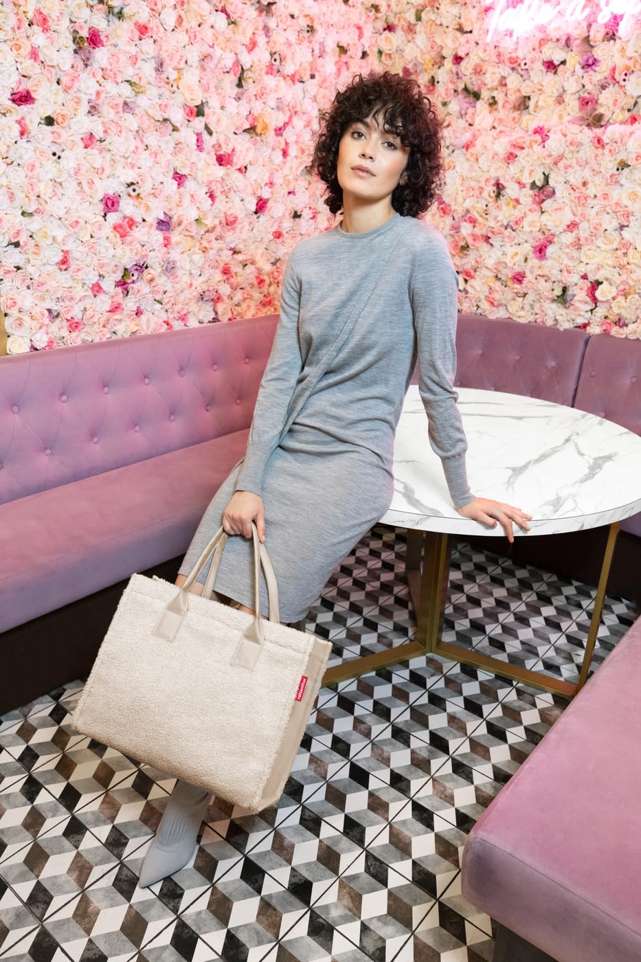 reisenthel daily shopper teddy sand – modern, straightforward shopper for every occasion - practical handbag, large enough for your purchases and everyday items - DN1042