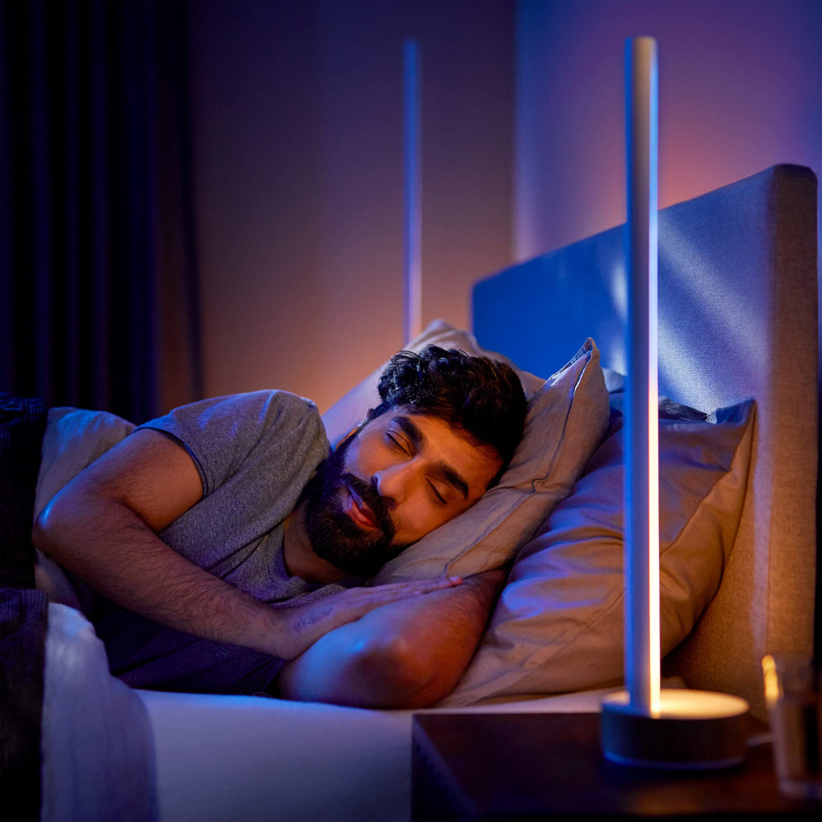 Philips Hue Gradient Signe Oak Table Lamp, 730 lm - 929003479601