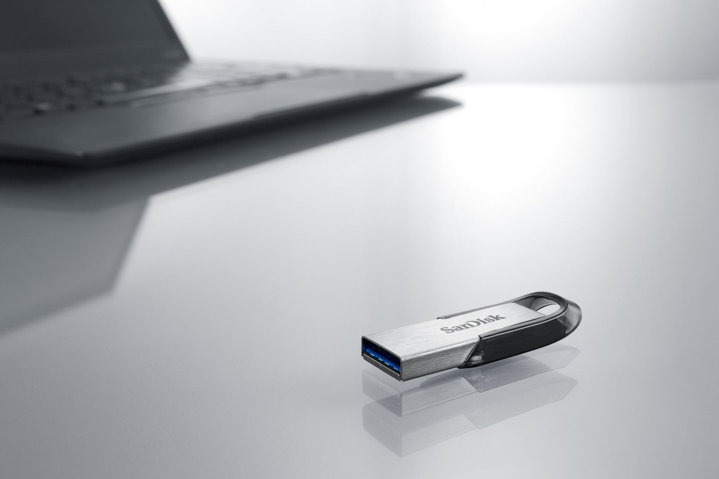 SanDisk Ultra Flair USB 3.0 Flash Drive 64GB (Durable and Elegant Metal Housing, Password Protection, 150MB/s Read) Black - SDCZ73-064G-G46