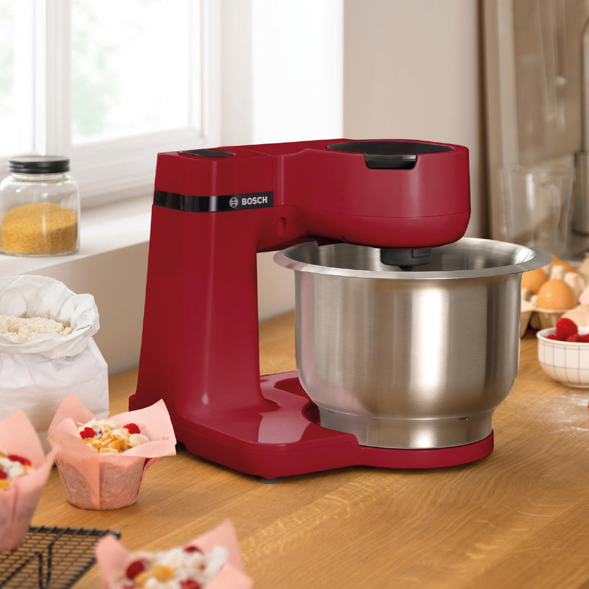 Bosch Kitchen Machine Series 2, compact kitchen machine, stainless steel bowl 3.8 L, kneading hook, stainless steel whisk and mixing beater, continuous slicer, 3 discs, 700 W, red, MUMS2ER01
