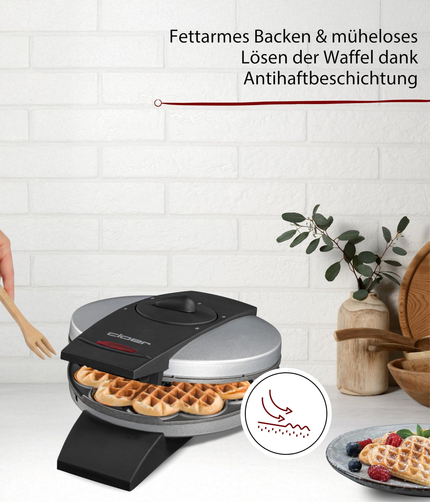 Cloer 1629 waffle iron for classic heart waffles, 930 W, waffle size 15.5 cm, continuously selectable browning level, metal, silver