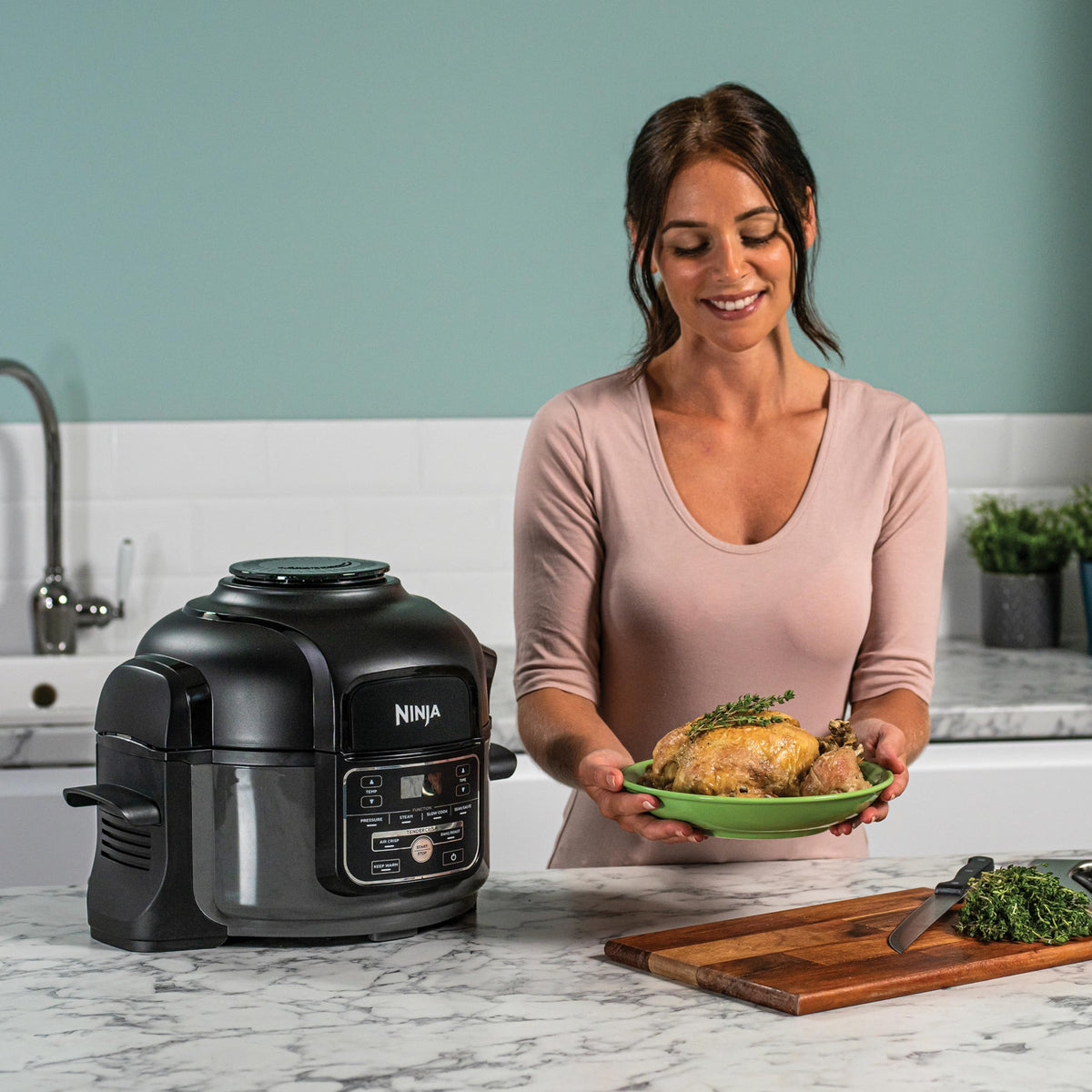 Ninja Foodi MINI Multicooker, 4.7L, 6-in-1 Multicooker, Pressure Cooker, Air Fryer, Slow Cooker, 1460W, Gray/Black OP100EU