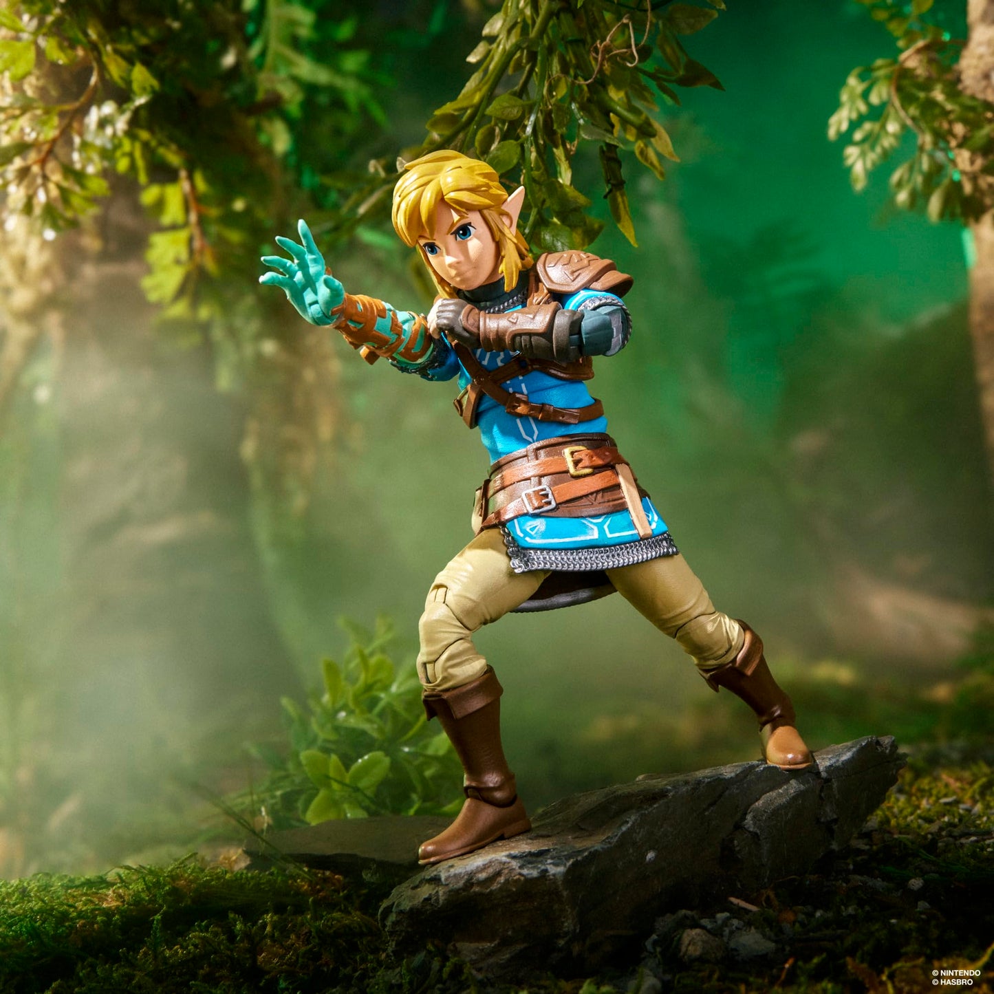 The Legend of Zelda Heroes of Hyrule Link, The Legend of Zelda: Tears of the Kingdom Premium Collectible Action Figure (15cm) - G45155X0