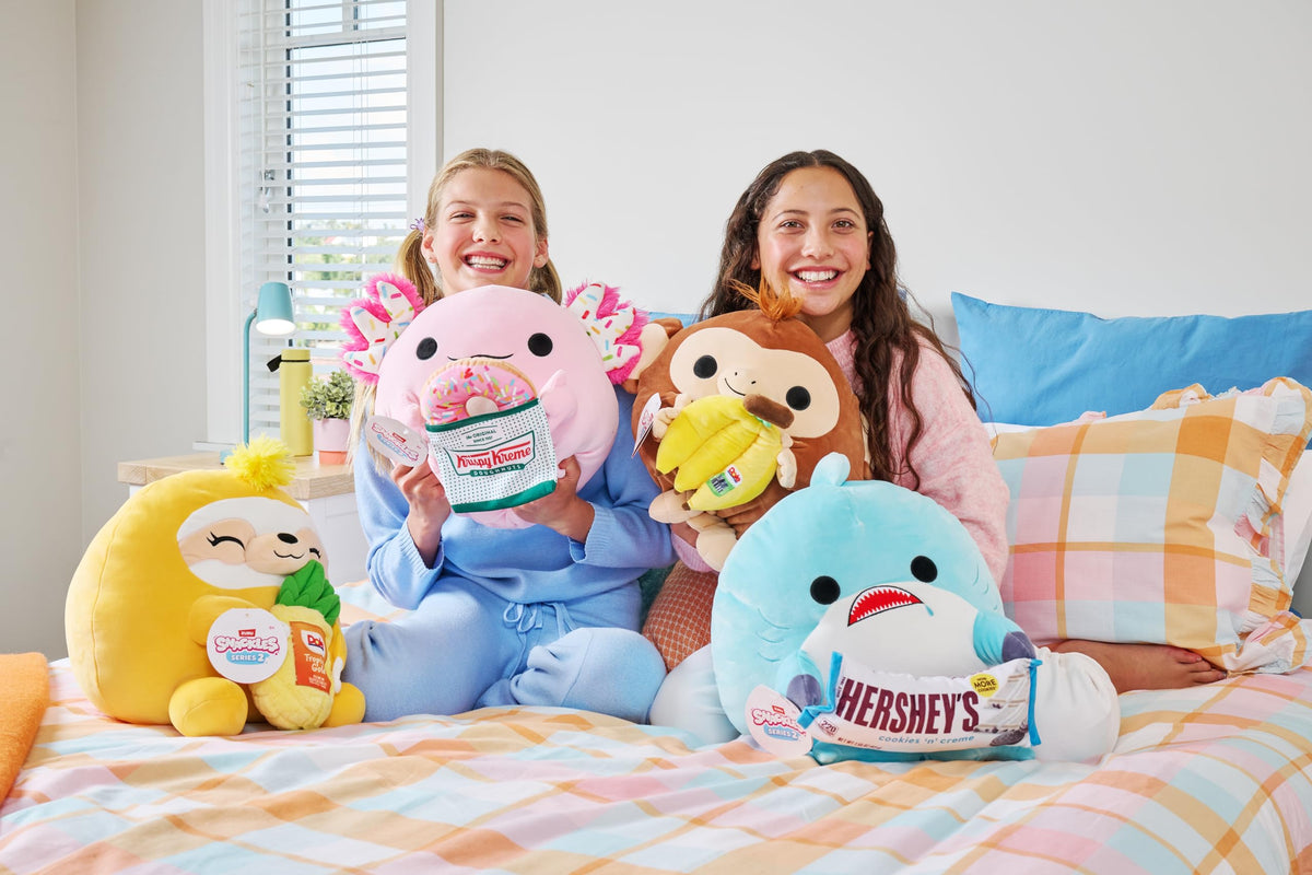 Snackles, Series 2, Hedgehog (Mentos, Fruit), a cuddly-soft, soothing plush toy measuring 35 cm, featuring licensed snacks (Hedgehog). - 77573J