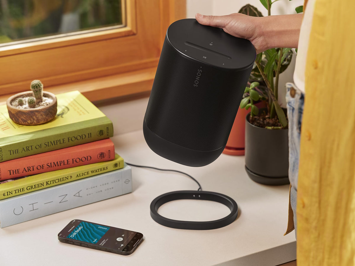 Sonos Move 2 | Portable speaker with WiFi, Bluetooth, compatible with Amazon Alexa, at least 24 hours battery life and wireless charging station - Black - MOVE2EU1BLK