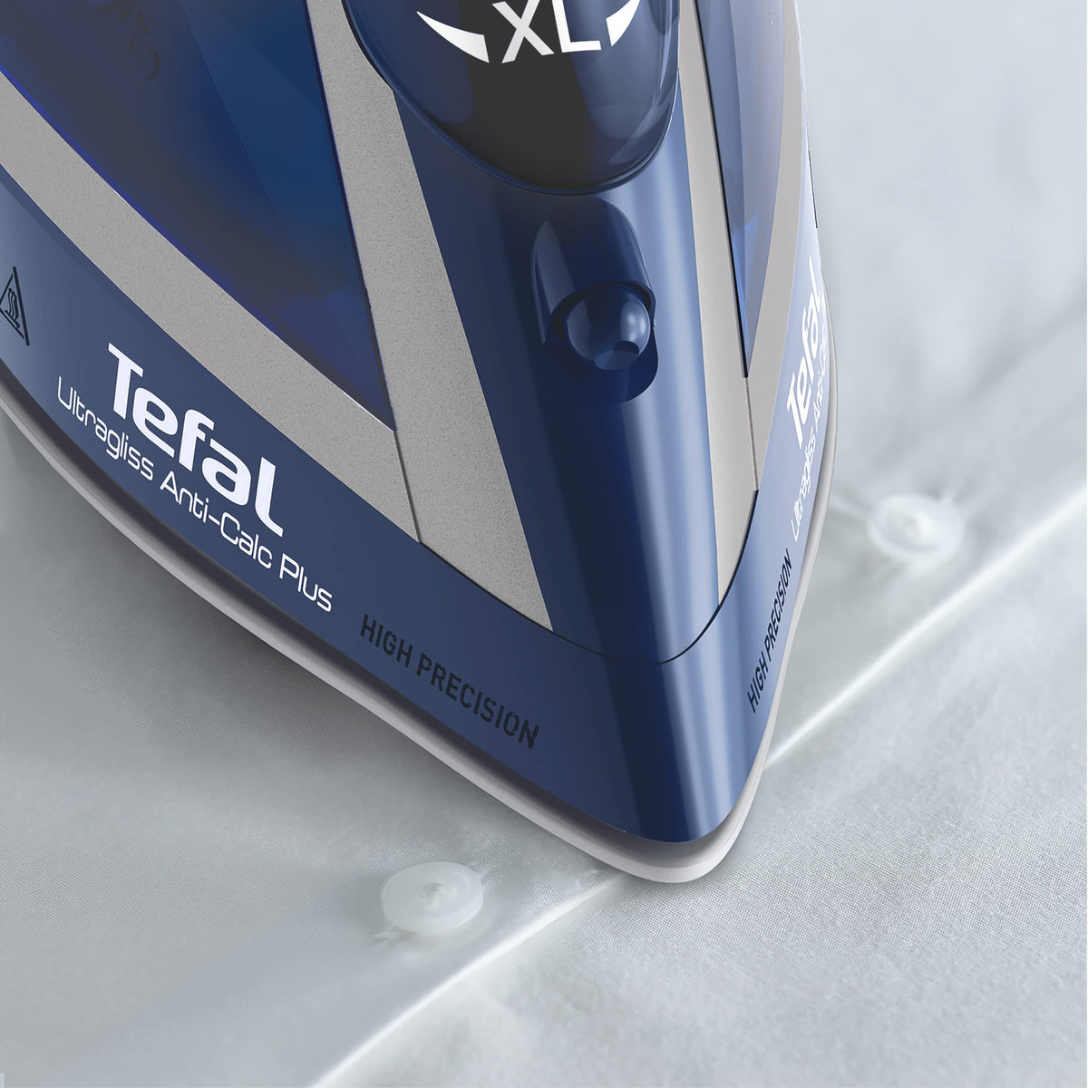 Tefal FV6830 Ultragliss Anti-Calc Plus Steam Iron