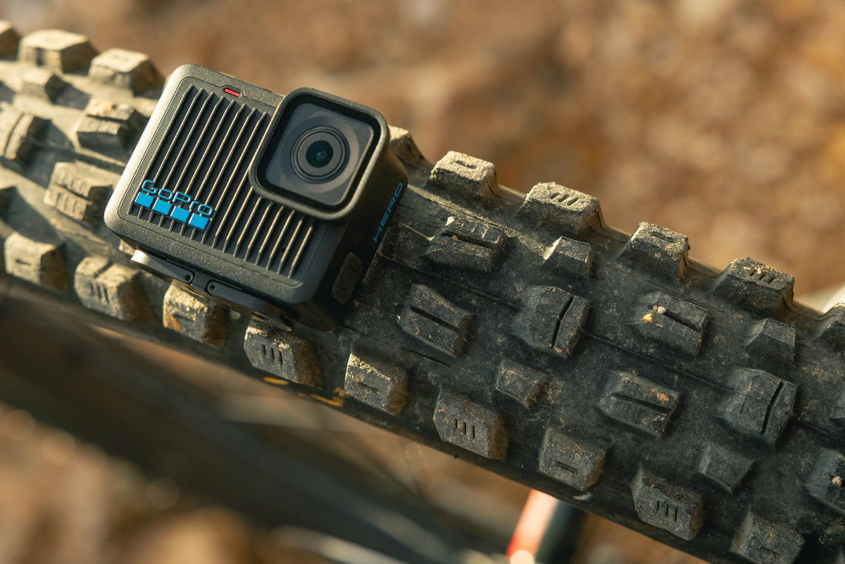 GoPro Hero – Cameră de acțiune compactă și rezistentă la apă cu video 4K Ultra HD, fotografie de 12 MP, ecran tactil - CHDHF-131-EU