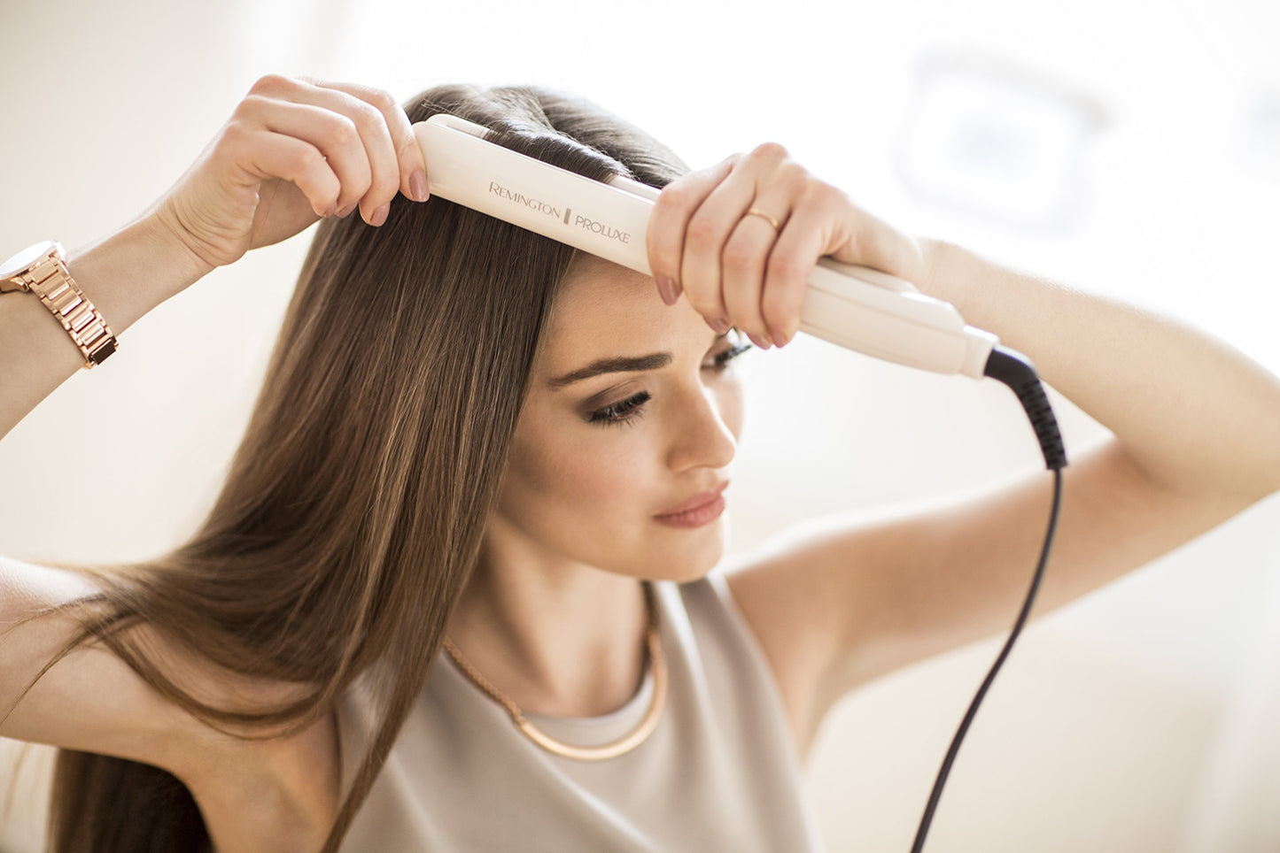 Remington straightener PROluxe (OPTIheat technology for long-lasting styling results in just one move & Ultimate Glide ceramic coating) LCD display, 150-230°C, hair straightener S9100