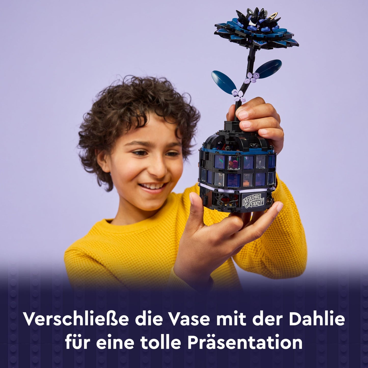 LEGO Wednesday Black Dahlia toy - playset for building and displaying with 2 minifigures and accessories - model building - children's gift for girls, boys and fans of the TV series from 9 years old - 76784