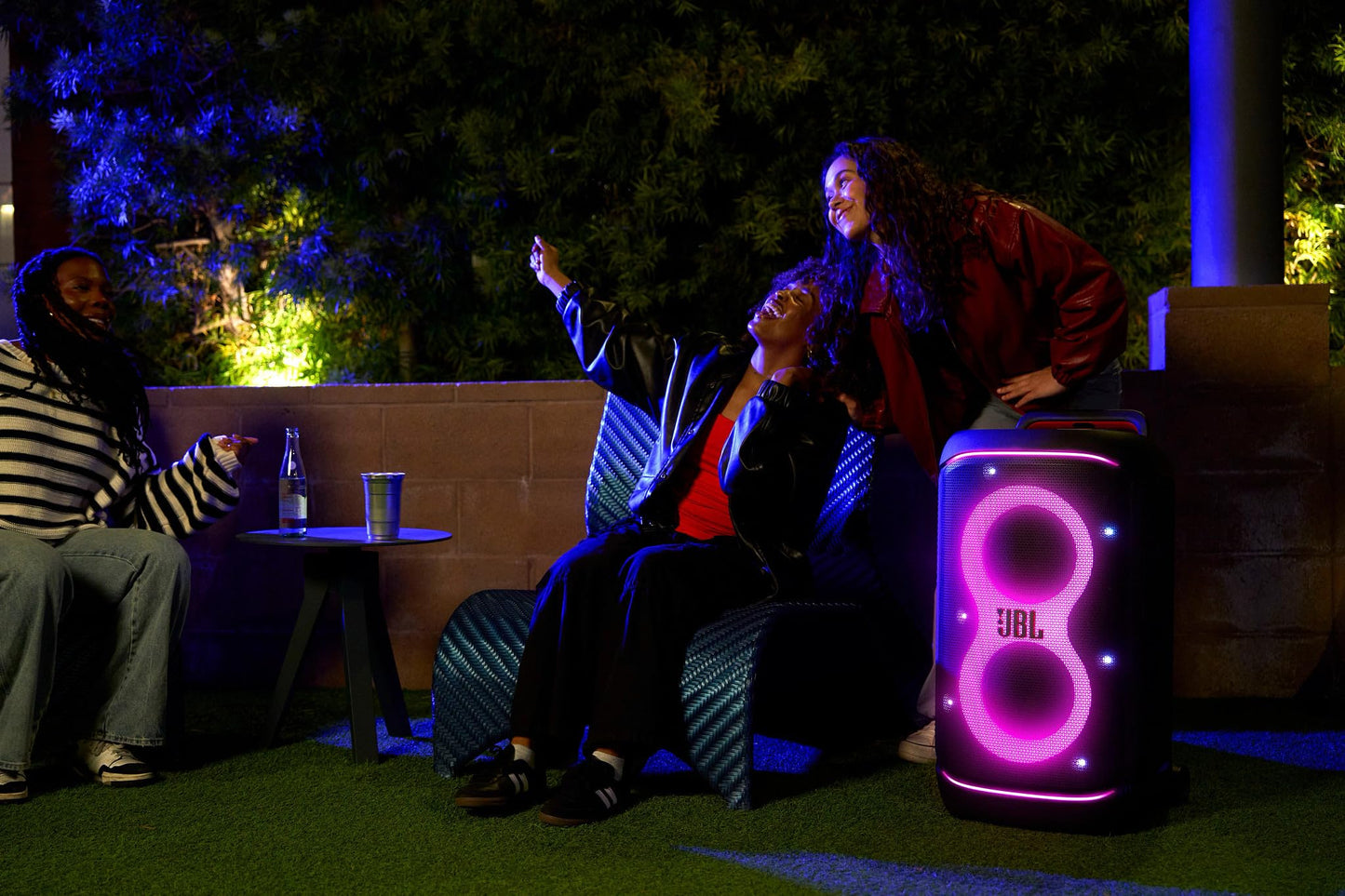 JBL PartyBox 520, Wireless Bluetooth Party Speaker, 15 Hour Playtime, Portable Design, Dynamic Light Show, IPX4 Splashproof, Multi-Speaker Connection, AI Sound Boost, Black - JBLPARTYBOX520EU