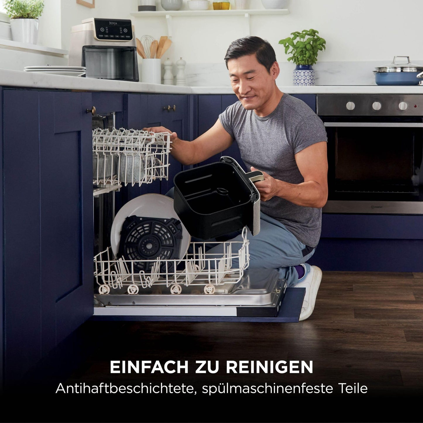 Ninja Air Fryer Hot Air Fryer MAX PRO, 6.2L Airfryer, Non-Stick Coating, Dishwasher Safe Basket and Crisper Grid Insert, Oil-Free Fryer, Cooking from Frozen, Stone Gold AF180EUSD