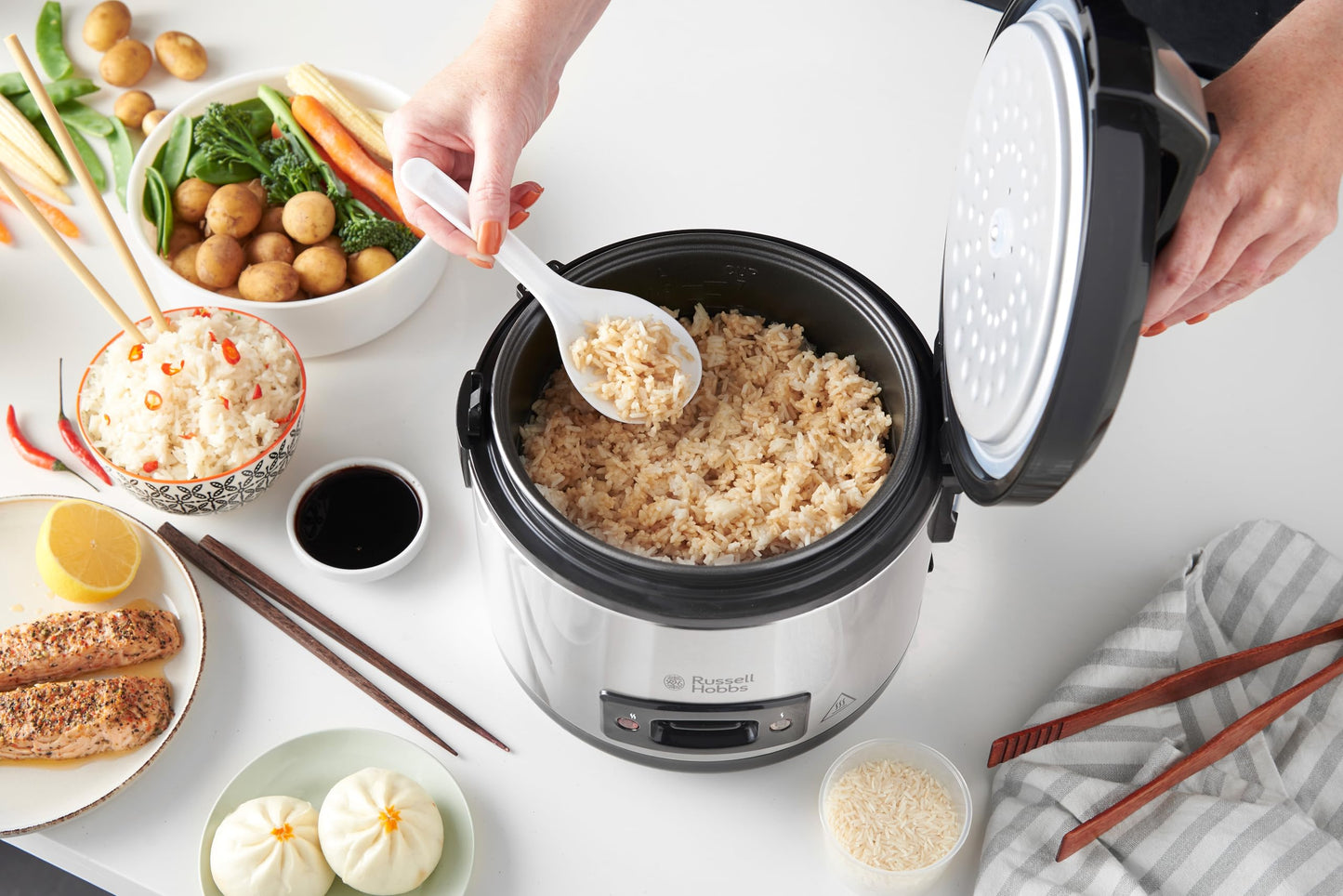 Russell Hobbs rice cooker 1.2l incl. steamer insert with aroma hinged lid (keep warm function, non-stick coated cooking pot, rice spoon & measuring cup, stainless steel) 27080-56