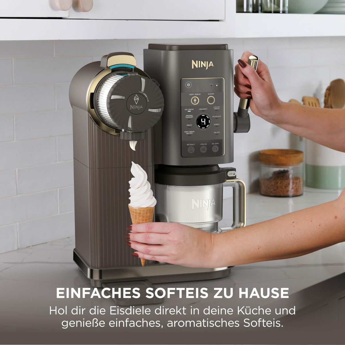 Ninja CREAMi Scoop & Swirl mașină de înghețată cu 2 recipiente, 13 funcții, pentru înghețată, înghețată moale, gelato, sorbet, milkshake-uri și multe altele, cu funcție Mix-In pentru extra ingrediente, Mokka, NC701EUBR