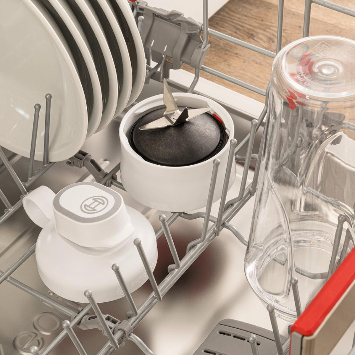 Bosch Mini Stand Mixer, Smoothie Maker, Mini High-Speed Mixer, up to 40,000 rpm, 450 W, ToGo Bottle, 4-Blade Knife, dishwasher-safe parts, Made in Europe, VitaPower Series 2 MMB2111T