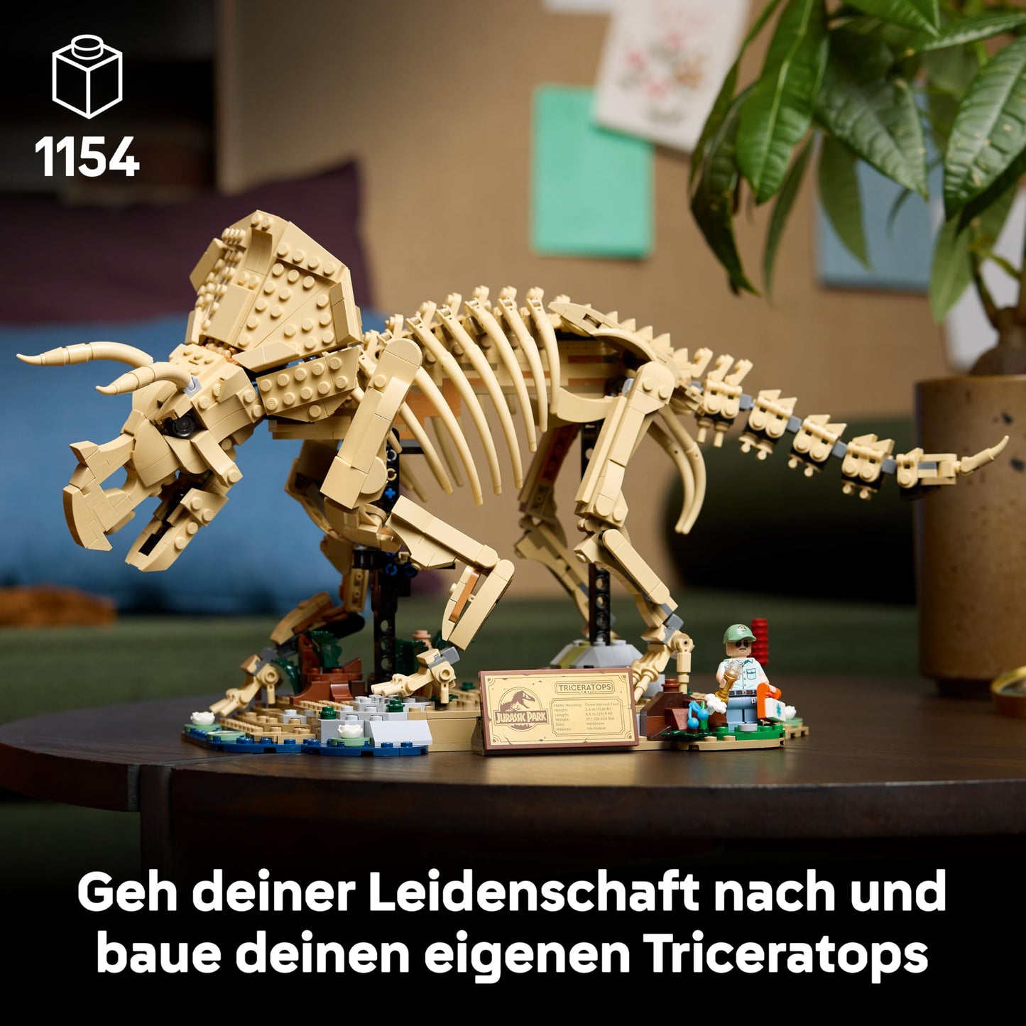 LEGO Jurassic World Dinosaur Fossils: Triceratops - Model building for adults with the minifigure Dr. Gerry Harding - DIY decoration for the shelf - gift idea for Jurassic Park fans - 77985