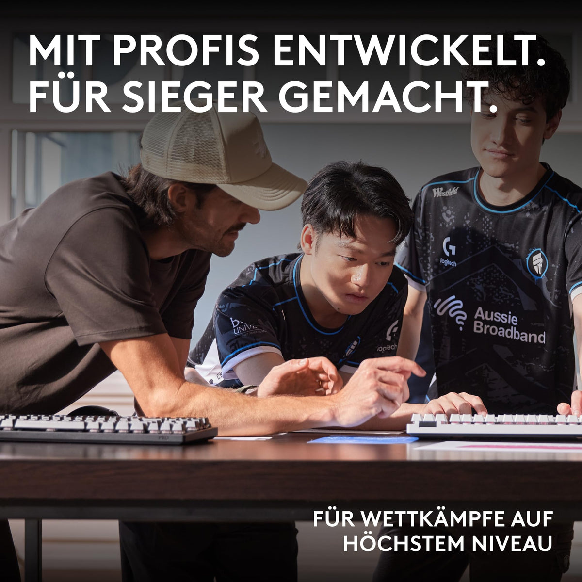 Logitech G PRO X 60 Lightspeed tastatur de gaming fără fir, tastatură mecanică ultra-compactă 60%-TKL, LIGHTSYNC RGB, capace de taste Doubleshot-PBT, tactile optice, Windows PC, QWERTZ DE - Alb - 920-011924