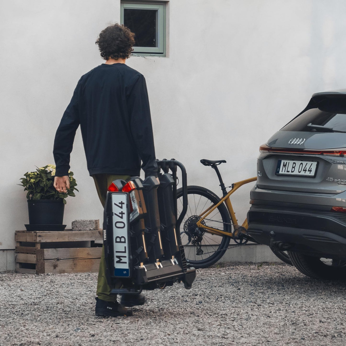 Thule Easyfold 3 Platform Towbar Bike Rack Black, 3(4) Bikes - 945100