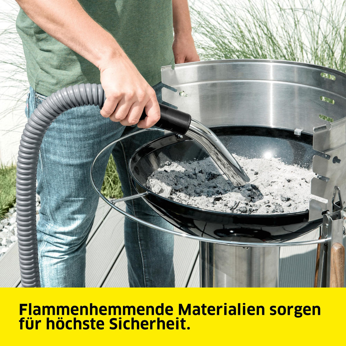 Kärcher Ash Vacuum AD 2, rated power consumption: 1000 W, metal container: 14 l, suction hose: 1.2 m, integrated filter cleaning, flat pleated filter, metal coarse dirt filter - 1.629-711.0