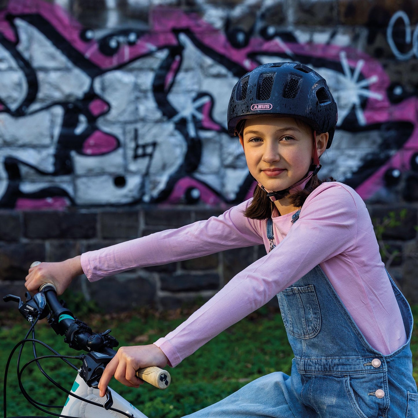 ABUS Youn-I 2.0 bicycle helmet - with light for children, teenagers and young adults - for girls and boys - mono red, size M - 45224