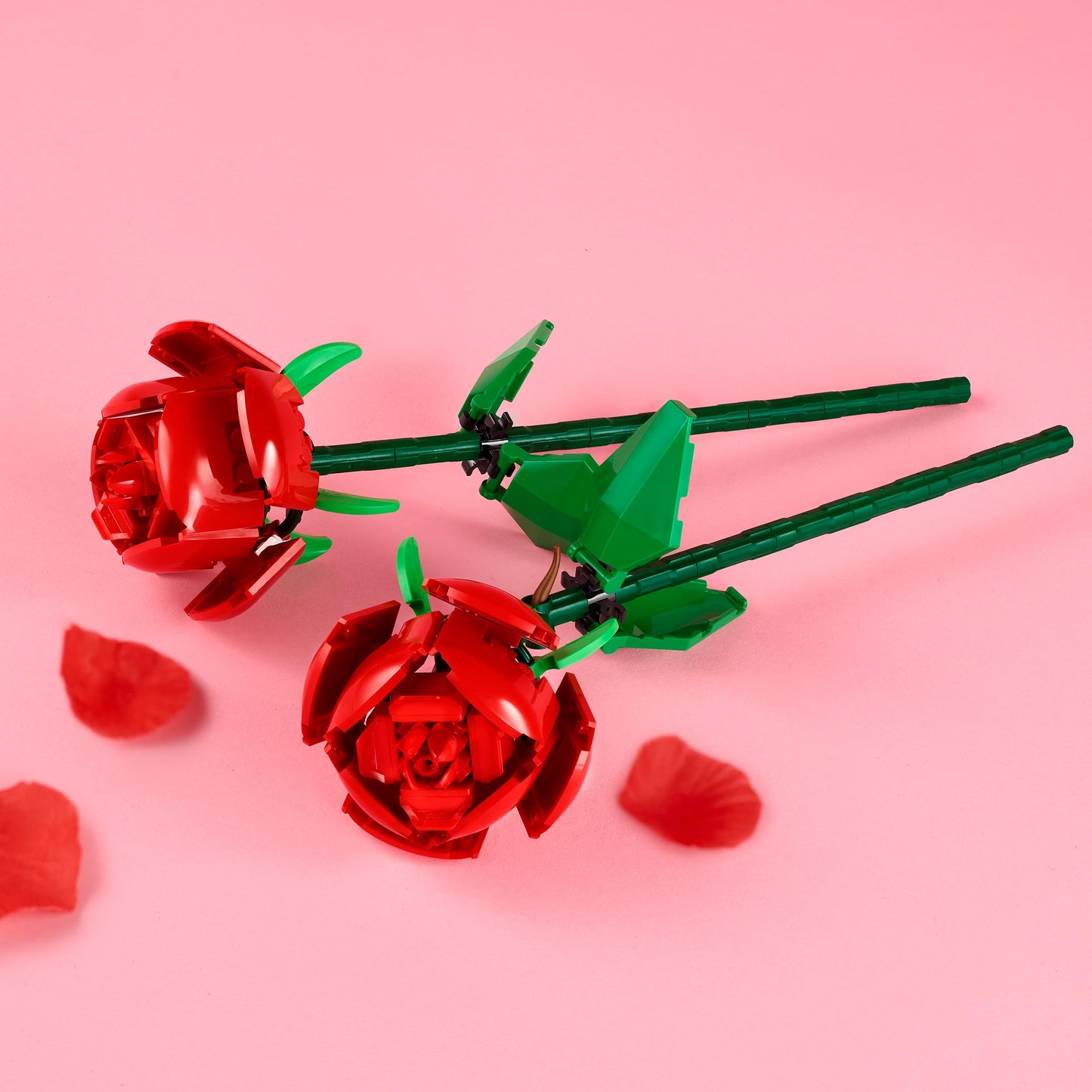 LEGO Botanicals Roses - Artificial Flower Set - Mother's Day Gift - Desk Decoration or Flower Decoration - Model Building for Women and Men - 40460