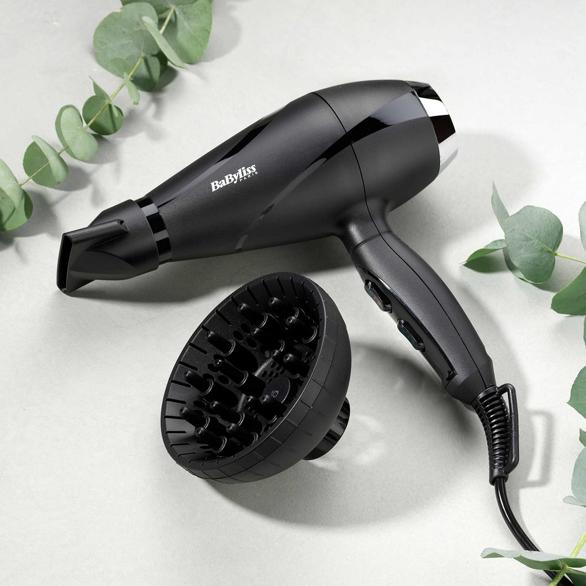 BaByliss Uscător de păr Shine Pro 2200 – 2200W, tehnologie cu ioni, efect anti-frizz, inclusiv difuzor și duză, fabricat în Italia, negru, 6713DE