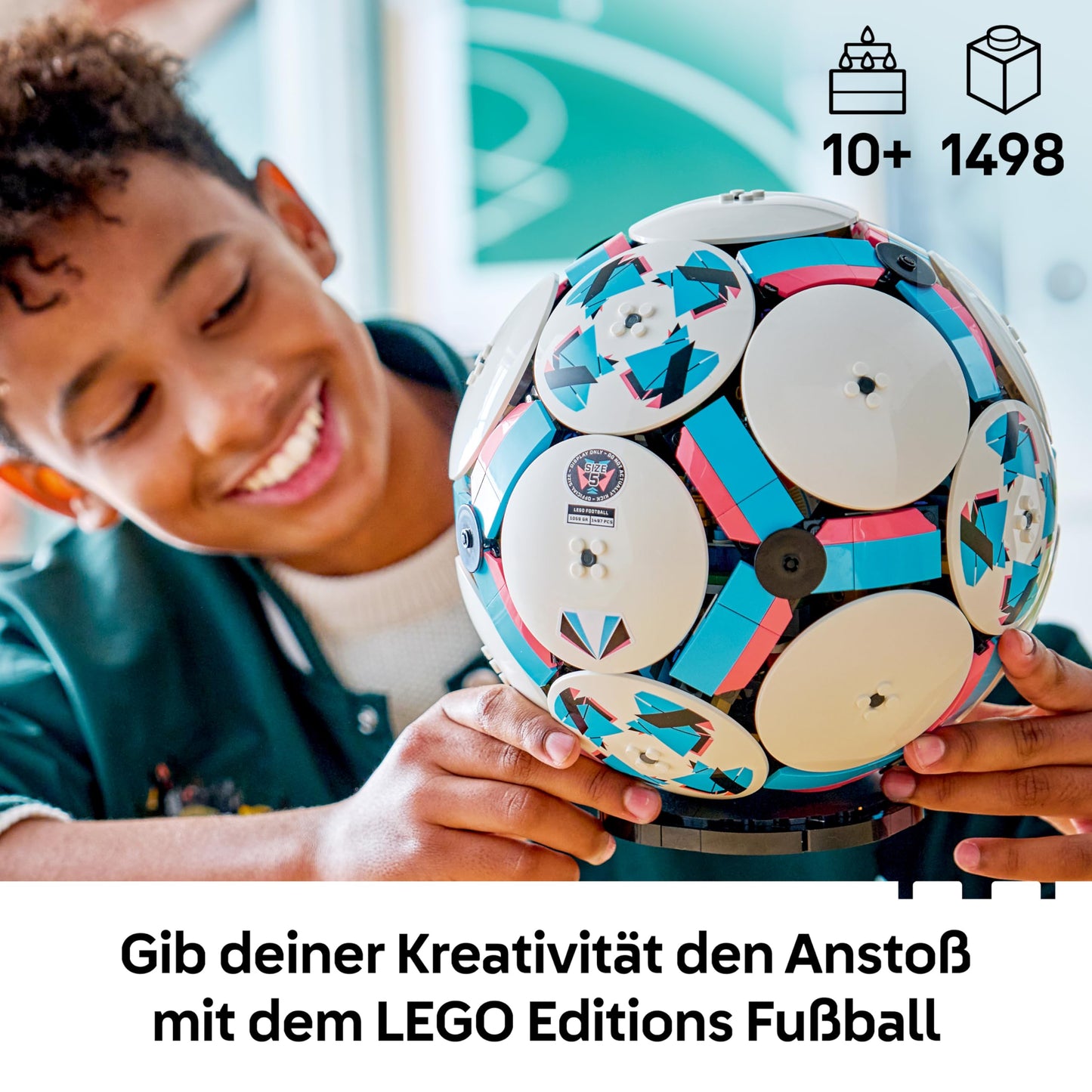 LEGO Editions football toy - 3D model building with interactive miniature stadium - birthday gift for boys and girls aged 10 and over as well as adult sports fans - 43019