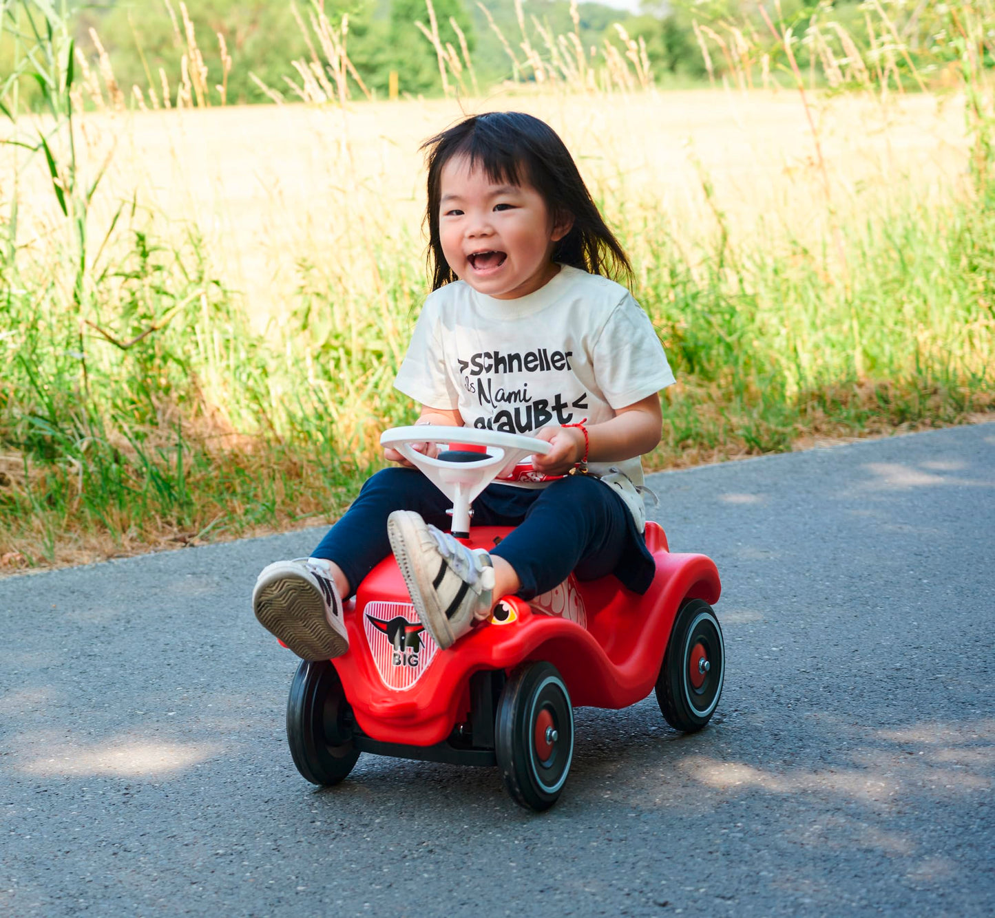 BIG-Bobby-Car Classic - children's vehicle for boys and girls, classic ride-on vehicle with a load capacity of up to 50 kg, for children aged 1 year and over, red - 800001303