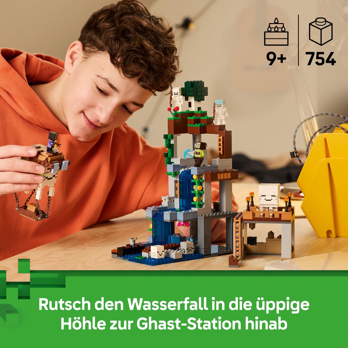 LEGO Minecraft Ghast Station - toy with 8 figures including 2 skeletons and 4 ghasts with accessories - room decoration for children - gaming gift for boys, girls and fans aged 9 and over - 21597