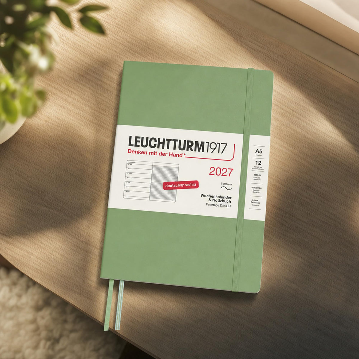 LEUCHTTURM1917 calendar săptămânal 2027 mediu (A5) cu caiet - planificator de întâlniri germană, salvie, copertă moale, ianuarie-decembrie 2027, prezentare săptămânală în stânga + pagina de note în dreapta - 400071