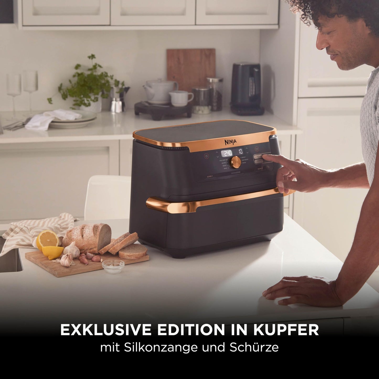 Ninja Foodi FlexDrawer Dual Zone Air Fryer, Air Fryer with 10.4 Compartment and Removable Divider, Non-Stick Coating, Dishwasher Safe Basket, 7-in-1, Black & Copper, AF500EUCP
