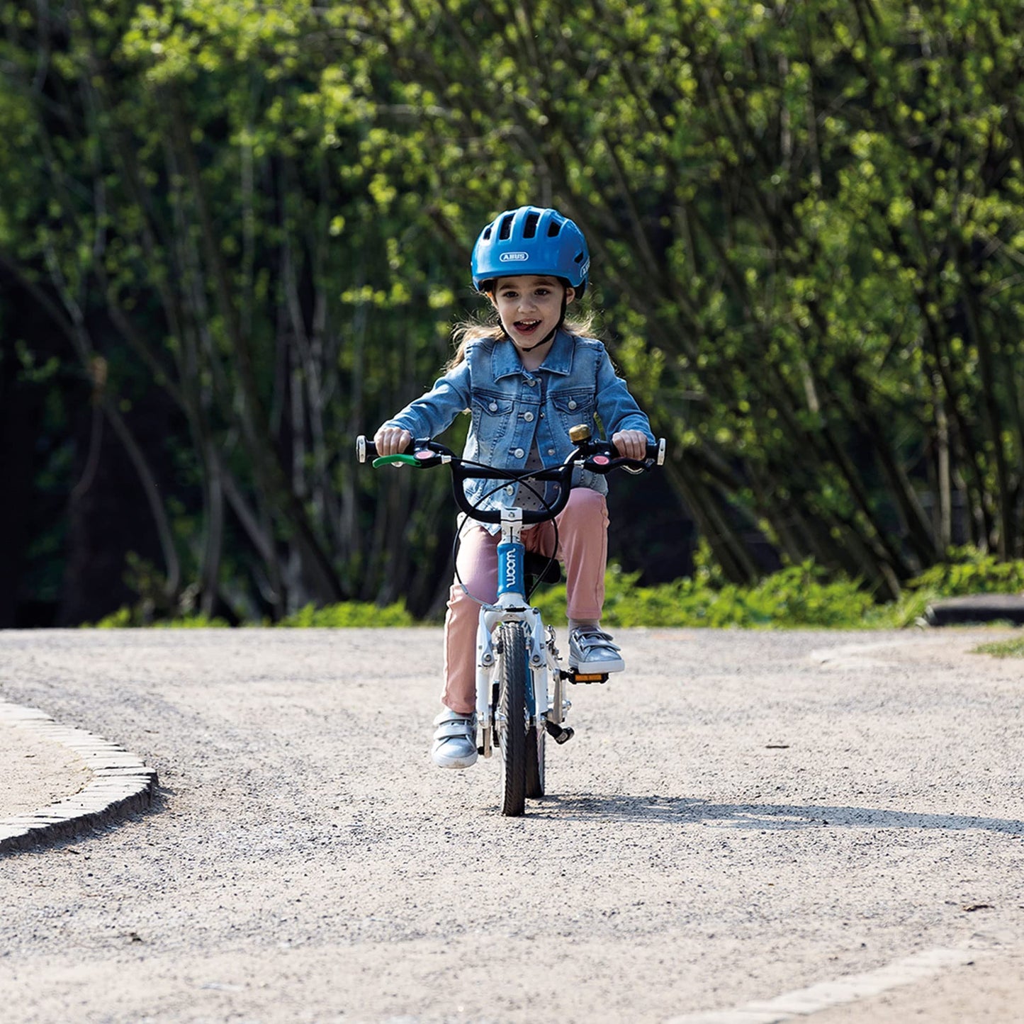 ABUS Children's Helmet Smiley 3.0 - Bicycle Helmet with Deep Fit, Child-Friendly Designs & Space for a Braid - for Girls and Boys - Light Blue with Crocodile Pattern, Size S, S (45-50 cm) - 67263