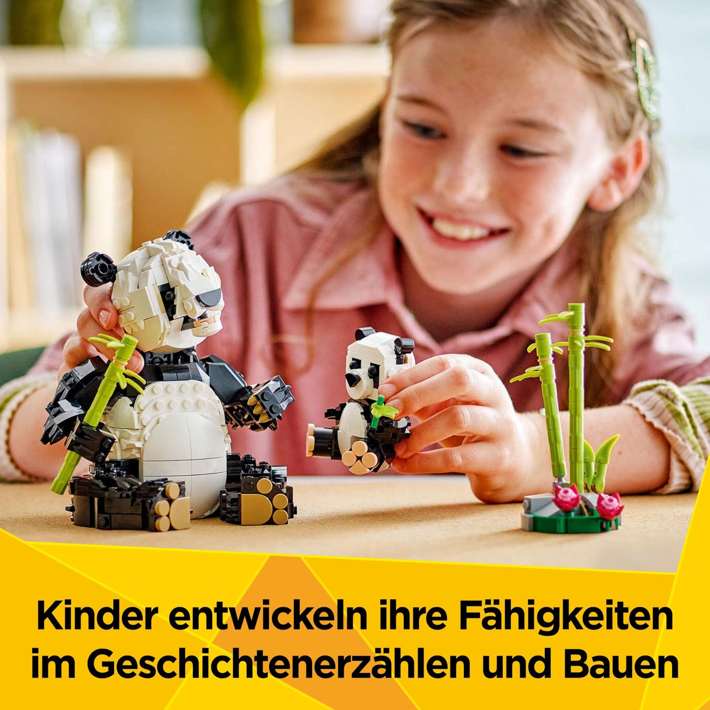 LEGO Creator 3in1 Wild Animals: Panda Family - Animal figures can be converted into penguins or killer whales - Building toys - Creative birthday gift for girls and boys aged 8 and over - 31165