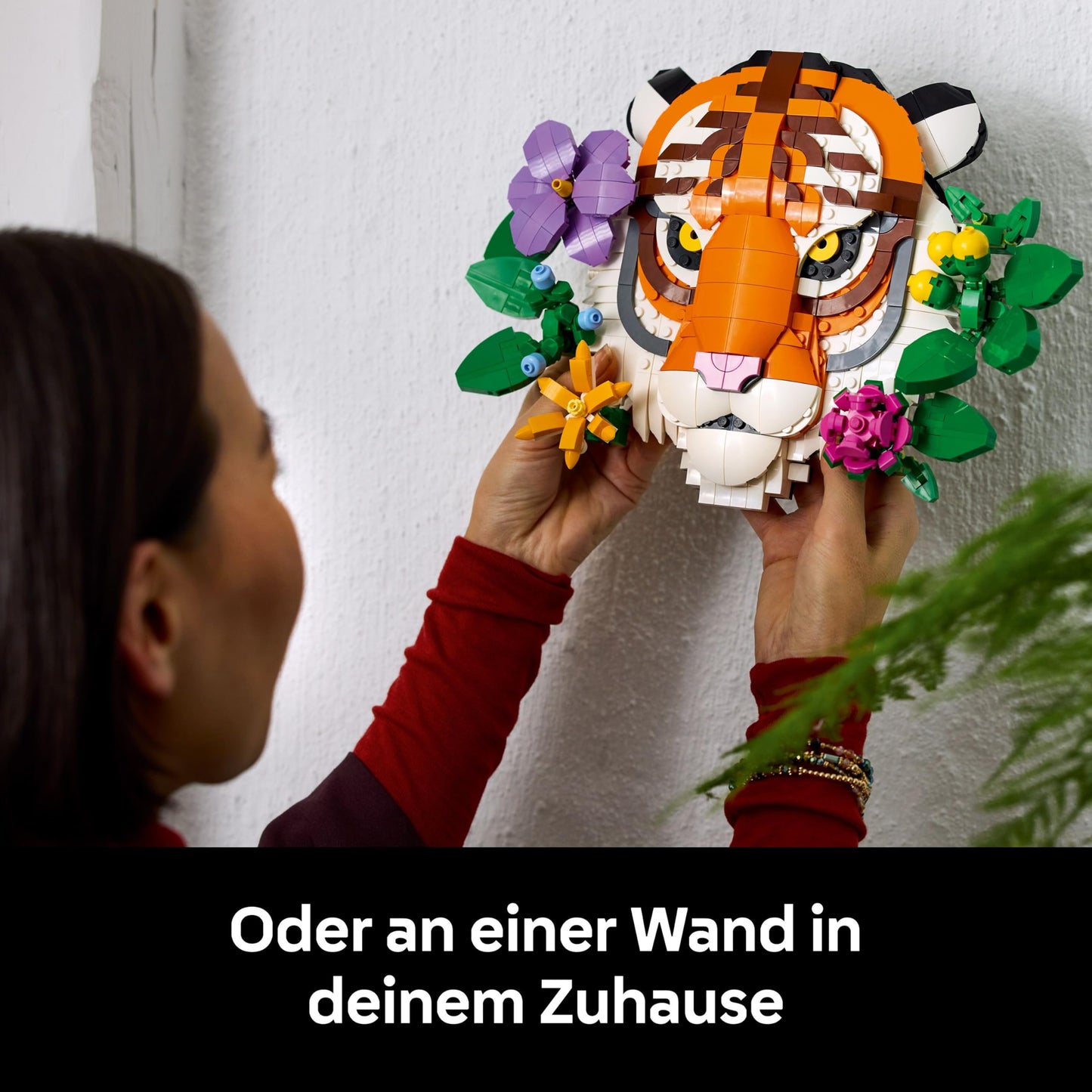 LEGO Fauna Collection - Tiger - Buildable 3D animal painting with decorative flowers made from botanicals - DIY decoration set for home or office for adults - Creative gift idea - 31217