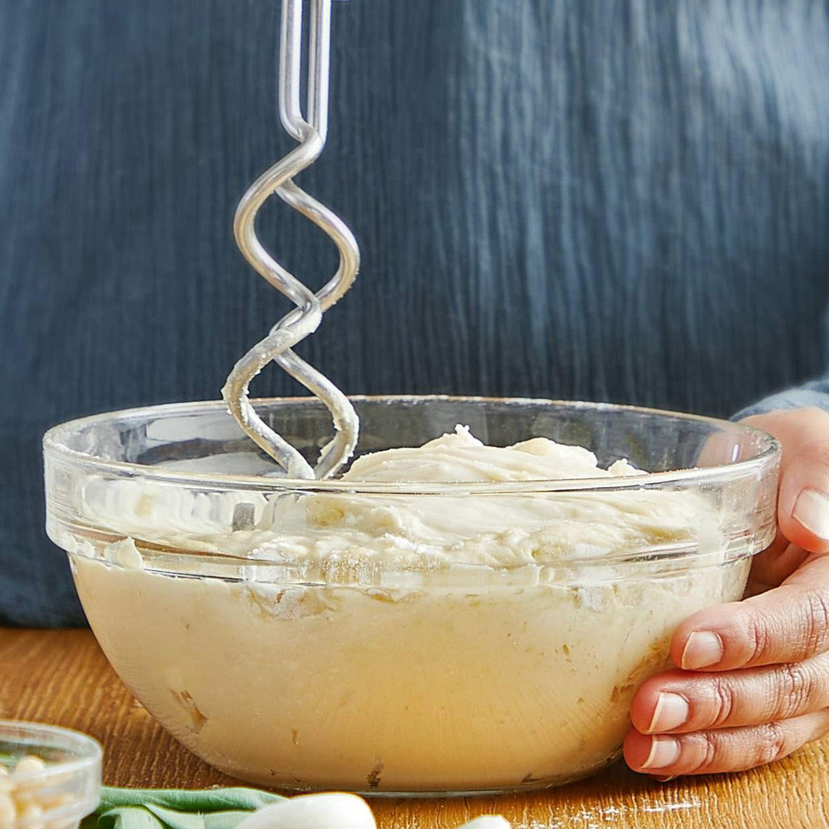 Bosch Hand Mixer, 2 beaters, 2 dough hooks, stainless steel, dishwasher safe, 4 speed settings, turbo function, lightweight, quiet, 400 W, white, CleverMixx MFQ24200