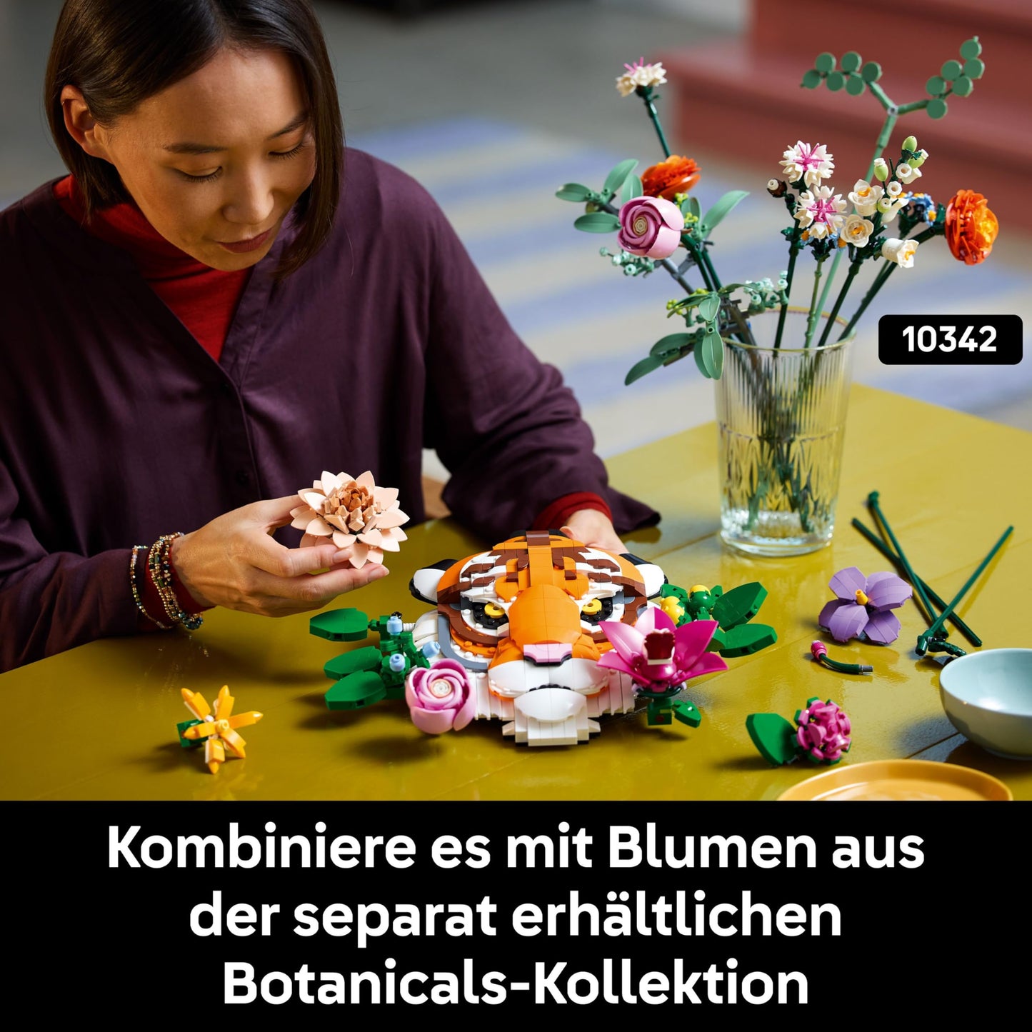 LEGO Fauna Collection - Tiger - Buildable 3D animal painting with decorative flowers made from botanicals - DIY decoration set for home or office for adults - Creative gift idea - 31217