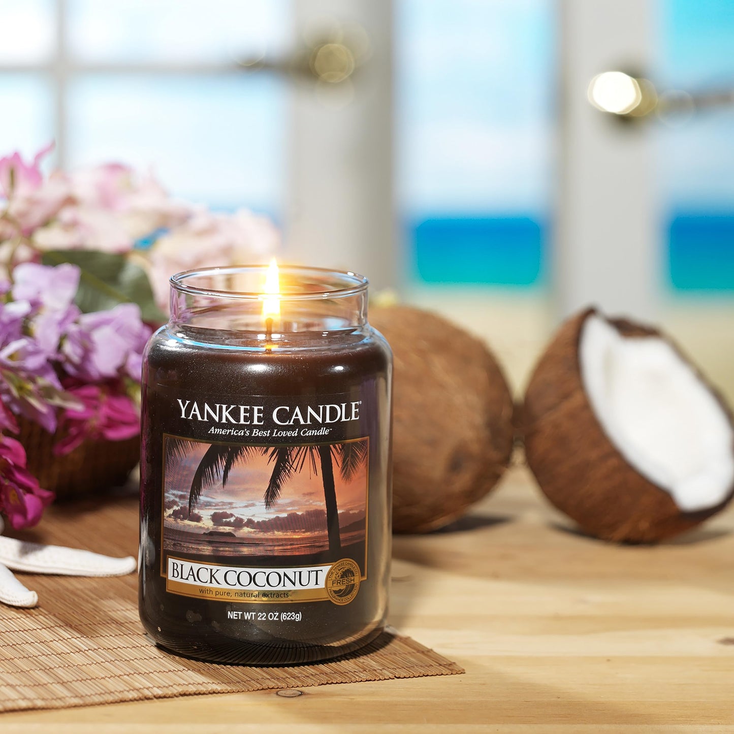 Yankee Candle scented candle in a glass (large) | Black Coconut | Candle with a long burning time of up to 150 hours Perfect gifts for women - 1254003EZ