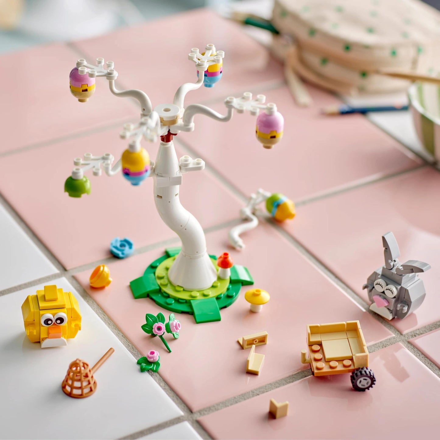 LEGO Easter Bunny and Easter Egg Hunt - Children's Toy with Rabbits & Bird Animal Figures - With Tree & Cart - Creative Construction Toy - Gift for Girls & Boys from 8 Years - 40808