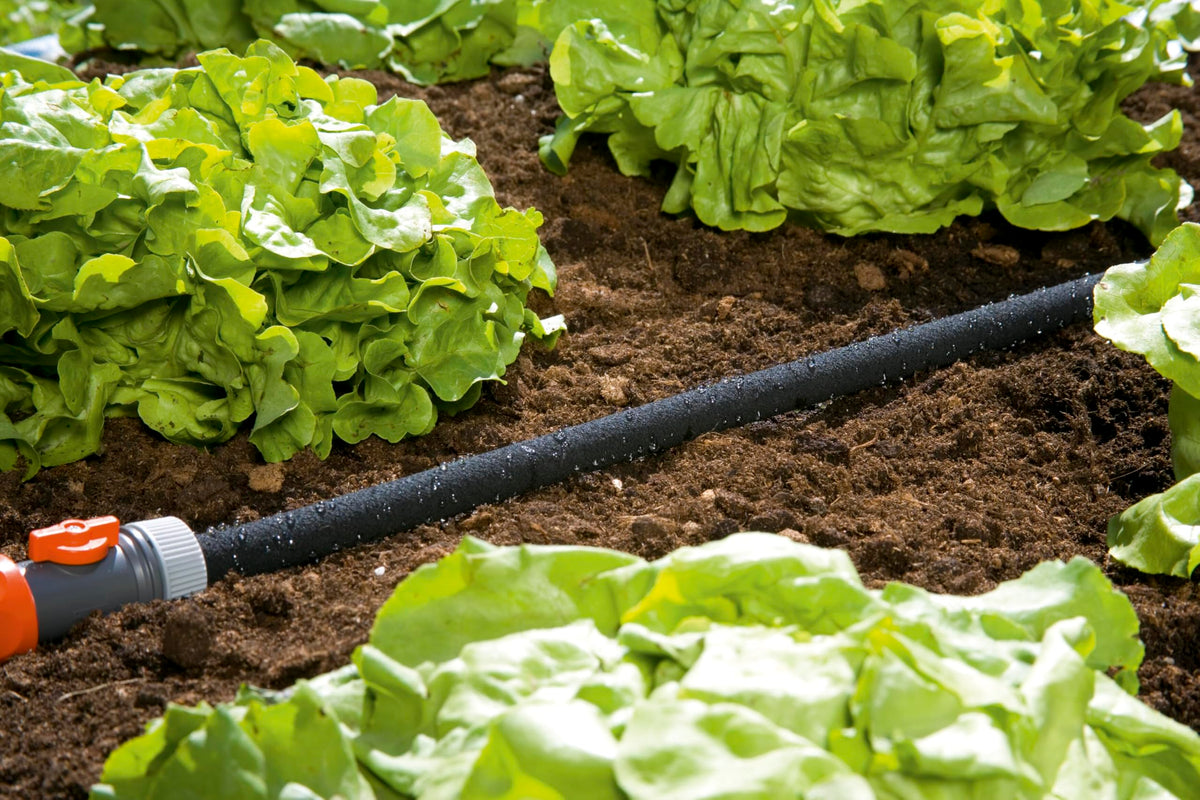 Gardena Perl-Regner: Water-saving hose sprinkler for watering rows of plants and flower beds, saves up to 70 percent water, individually adjustable, easy to use, hose length: 15 m (1969-20) - 01969-20