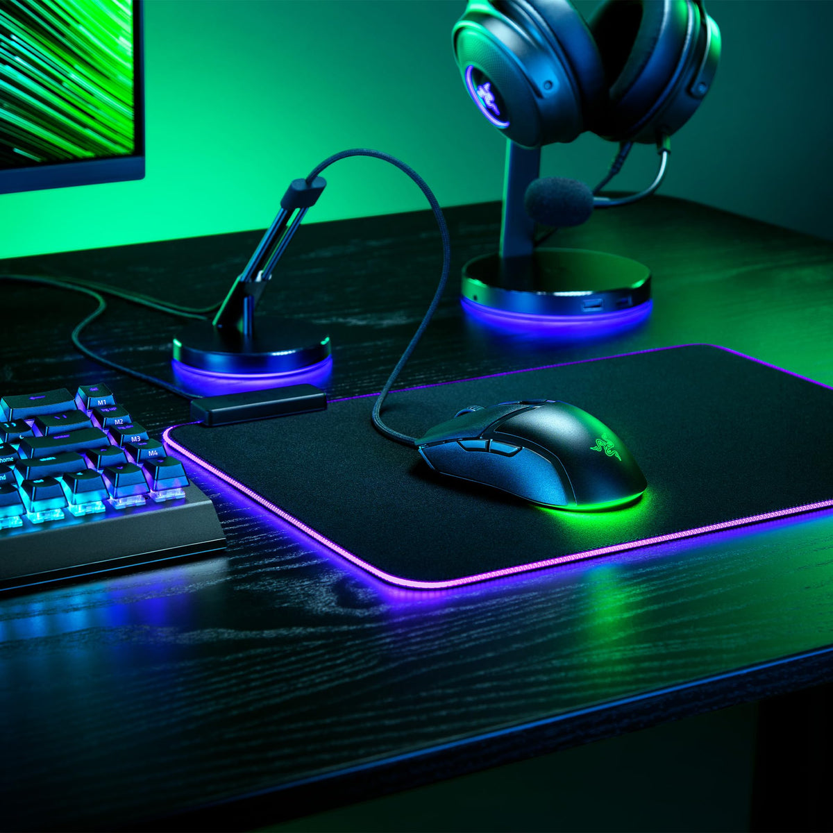 Razer Cobra - Lightweight wired gaming mouse with Chroma RGB (Ultra-light 57 g, 3rd Gen optical mouse switches, Chroma lighting with underglow, precise sensor adjustments) Black - RZ01-04650100-R3M1