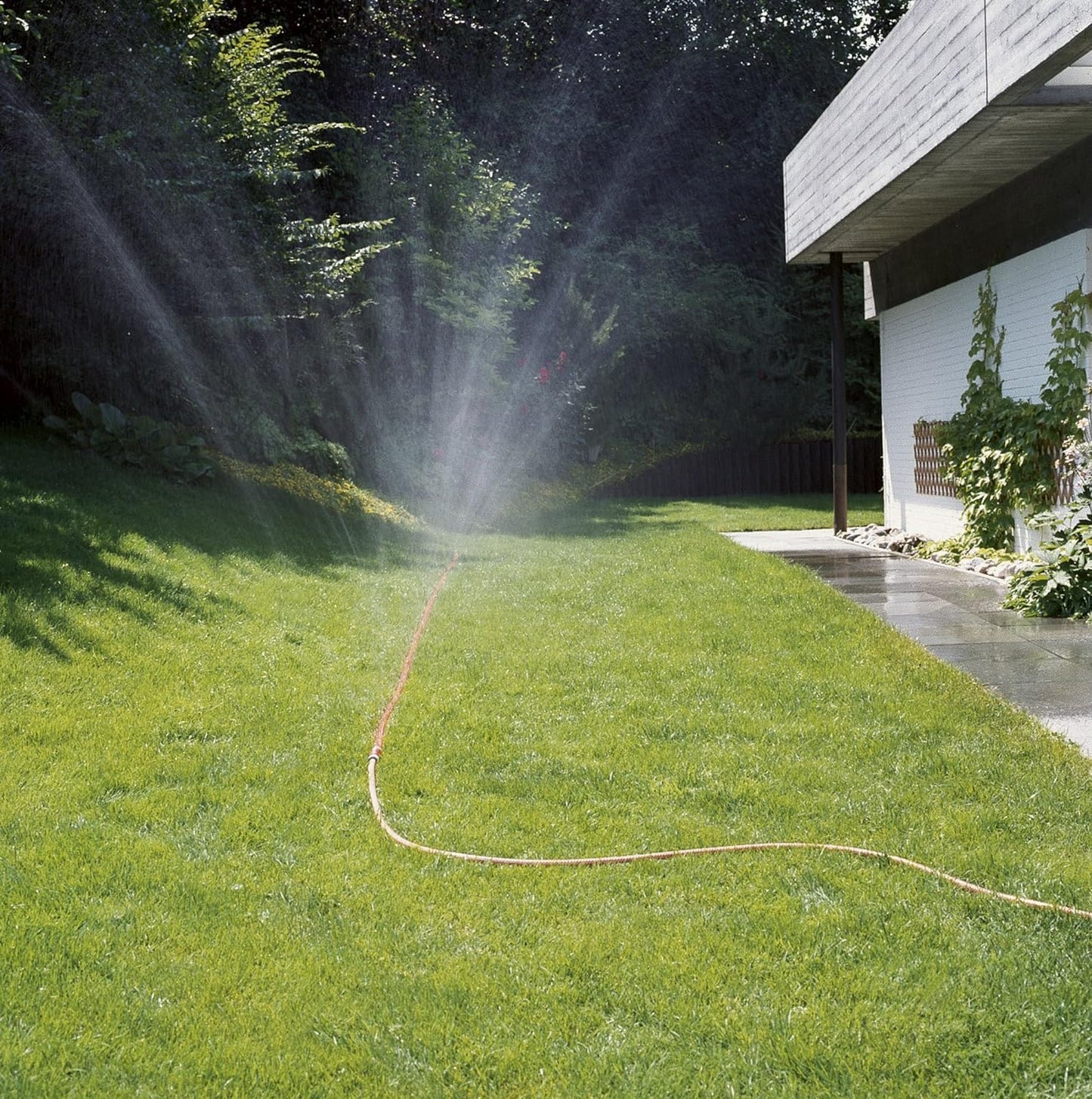 Gardena hose sprinkler: spray sprinkler for narrow beds and zones, plant-friendly fine spray mist, suitable for many connections, length adjustment possible, 15m, orange (996-20), standard - 0996-20