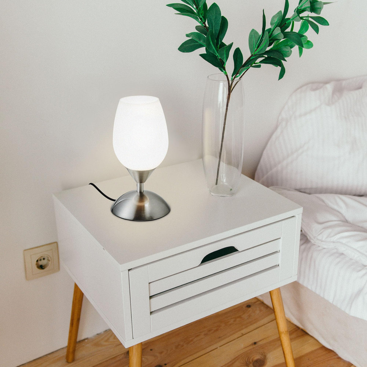 B.K.Licht - Nightstand lamp with touch control, dimmable, E14 socket, white tulip glass, table lamp, lamp, nightstand light, desk light, reading lamp, reading light, 10.8x19.5 cm, matte nickel-white - BKL1088