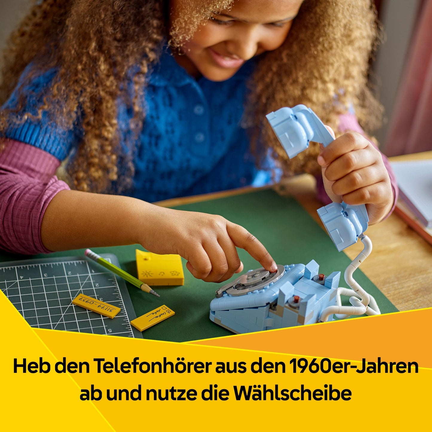 LEGO Creator 3in1 Retro Telephone Toy with Rotary Dial - Transforms into a 1980s Model or 2 Mobile Phones from the 2000s - Creative Gift for 8+ Year Old Girls & Boys - 31174