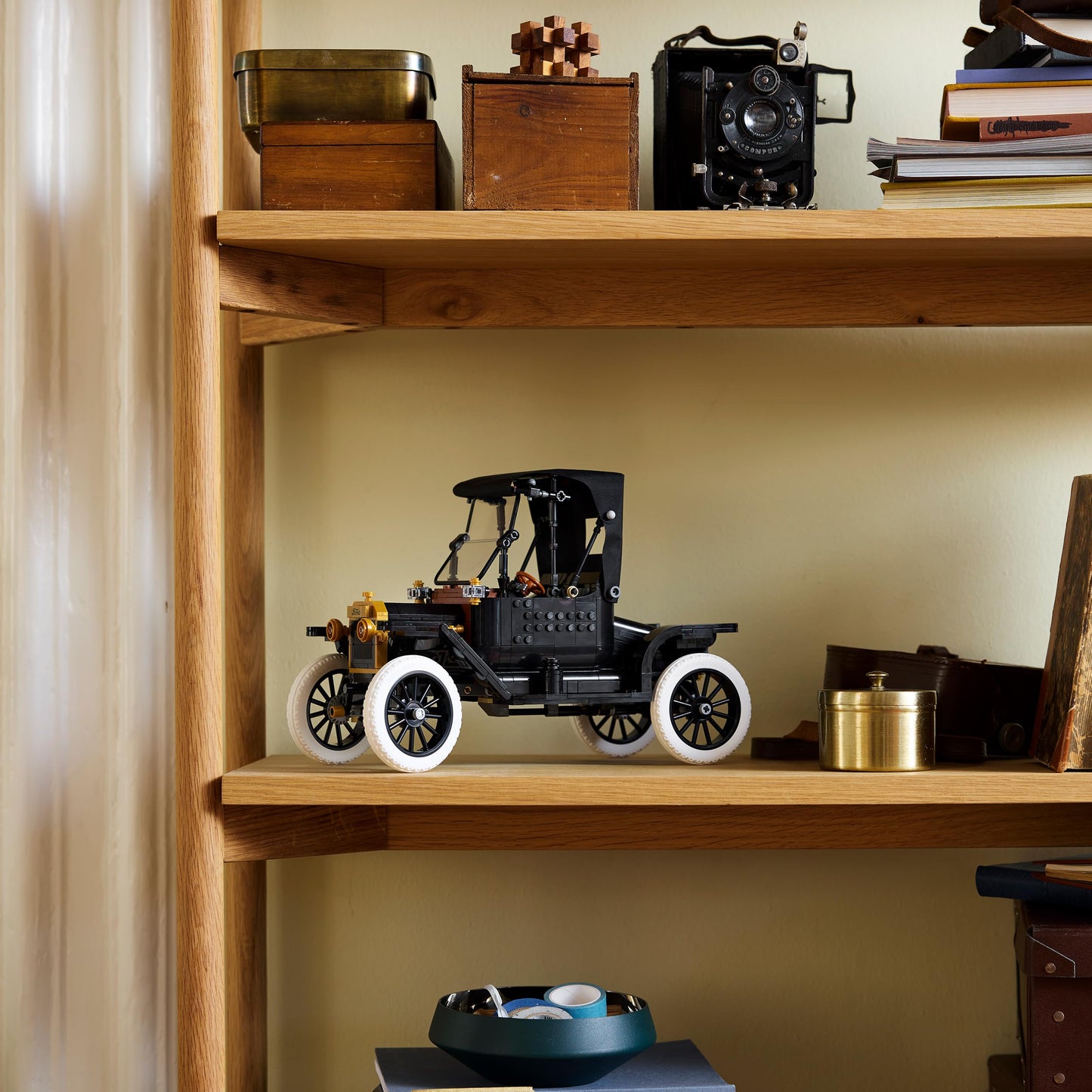 LEGO Icons Ford Model T - retro car model building for adults - collector's display set with fabric folding roof, high wheels and split windshield - gift for fans of classic vehicles - 11376