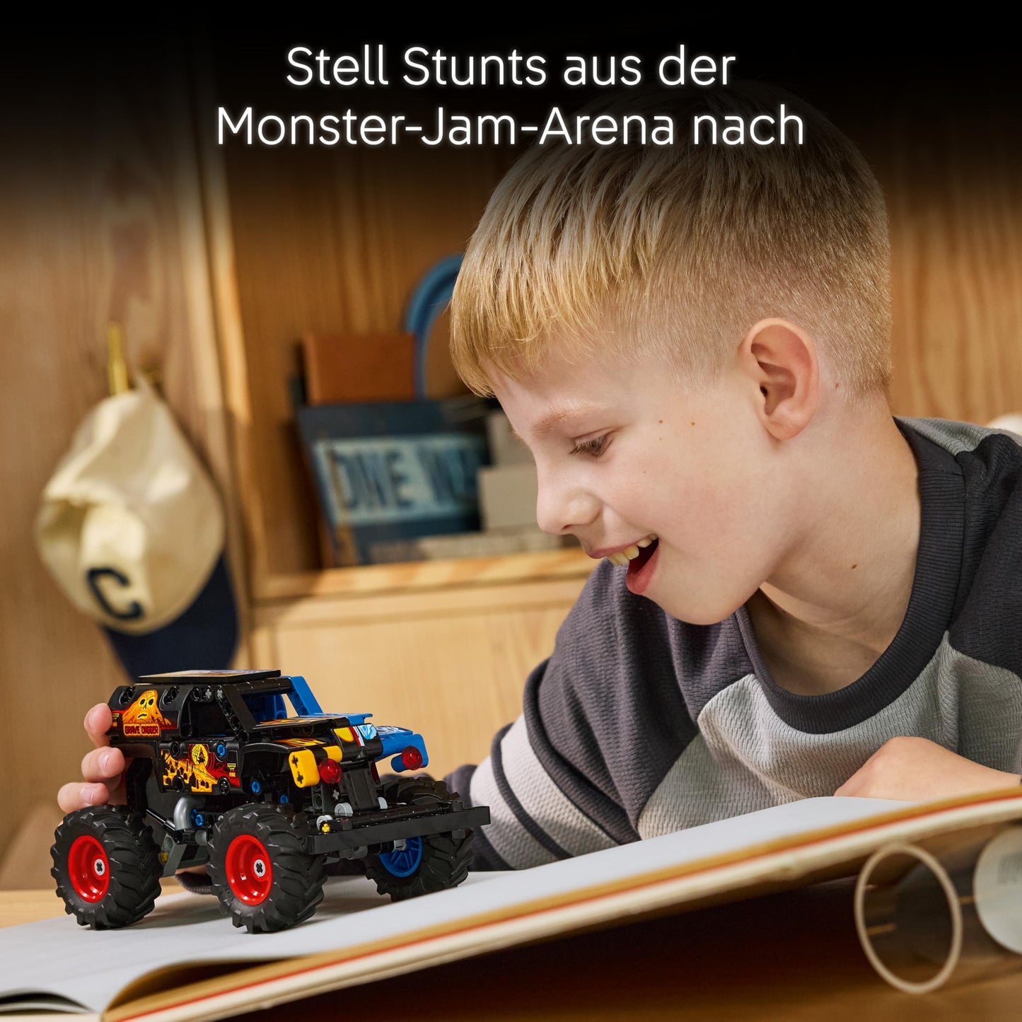 LEGO Technic Monster Jam Grave Digger Fire and ICE - Monster truck model building & construction toy with pull-back motor - Toys for children, girls & boys - Gifts for children - 42219
