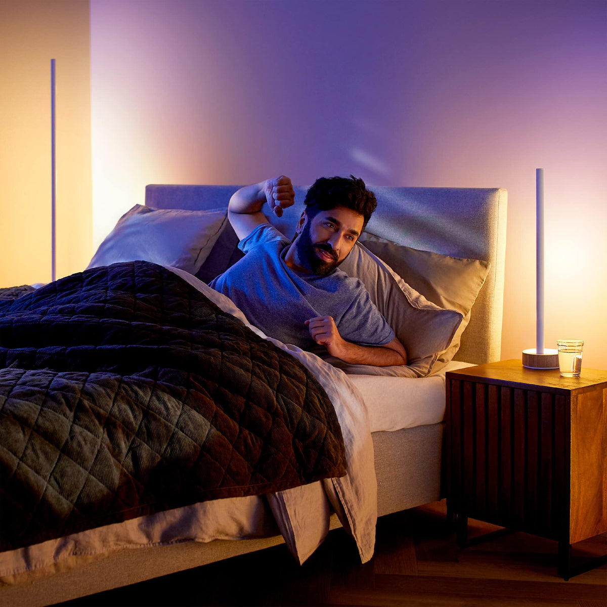 Philips Hue Gradient Signe Oak Table Lamp, 730 lm - 929003479601