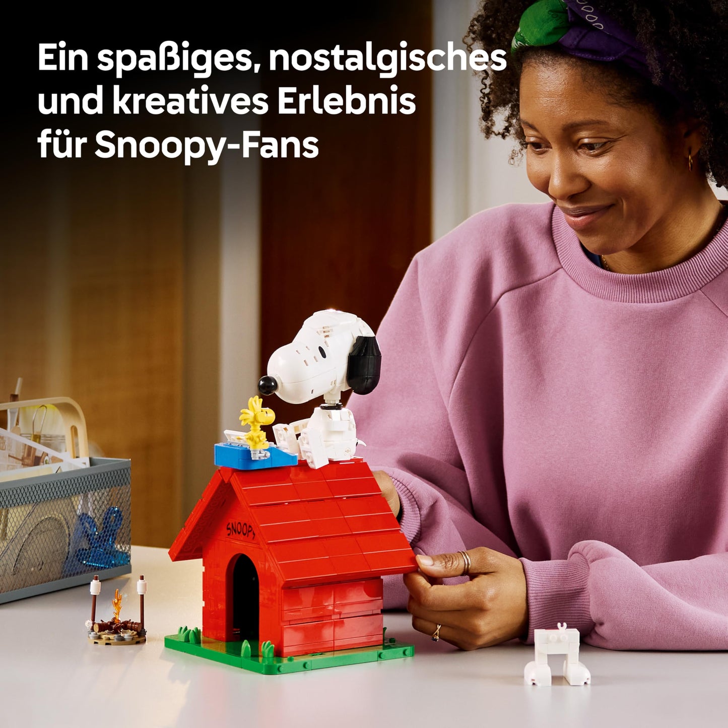 LEGO Ideas Peanuts: Snoopy's Doghouse - Model Building for Adults Snoopy and Woodstock Figures - DIY Decoration for Desk or Shelf - Gift Idea for Fans - 21368