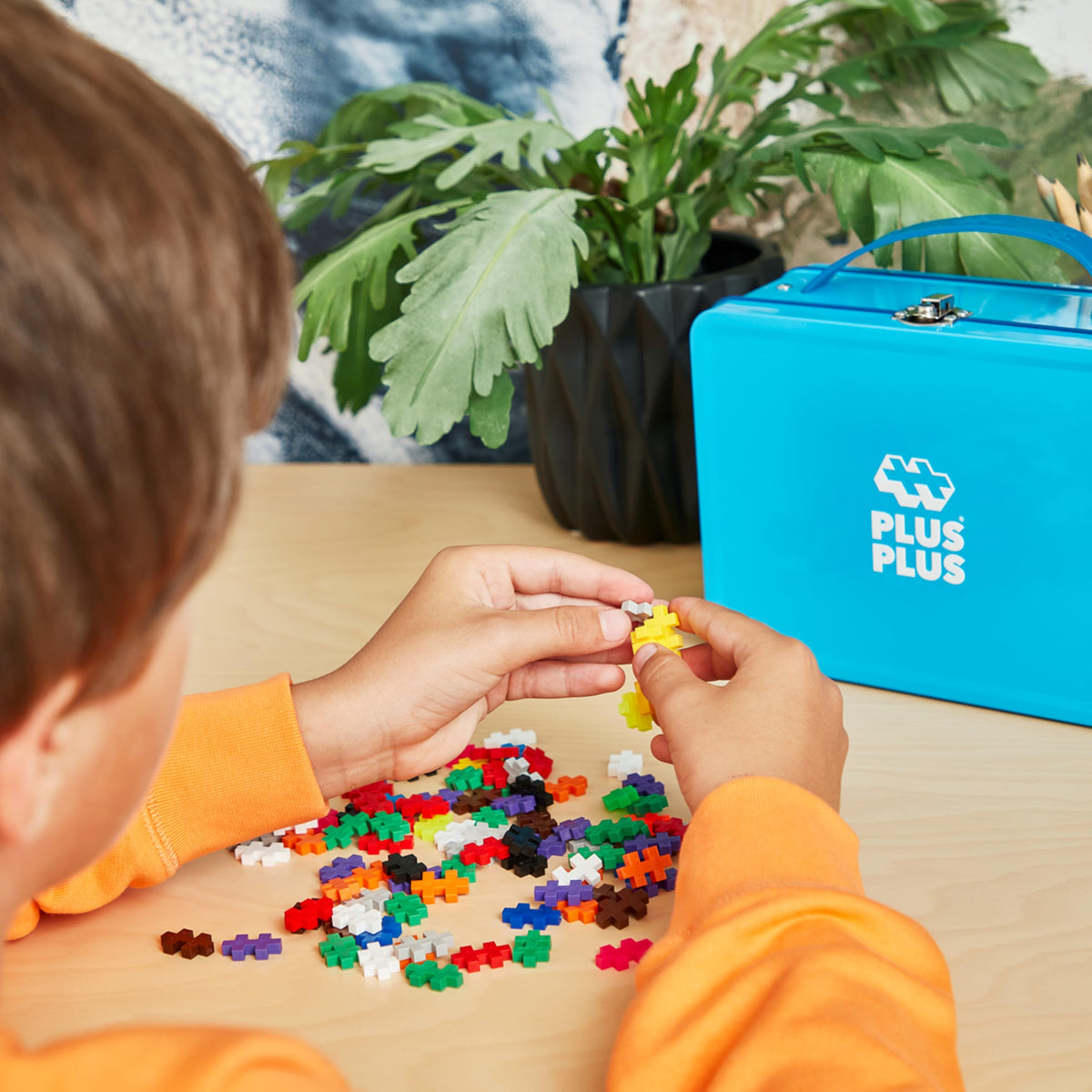 Plus-Plus 9607002 Genius Construction Toy, Basic, Building Blocks Set in a practical metal box with handle, 600 pieces, colorful